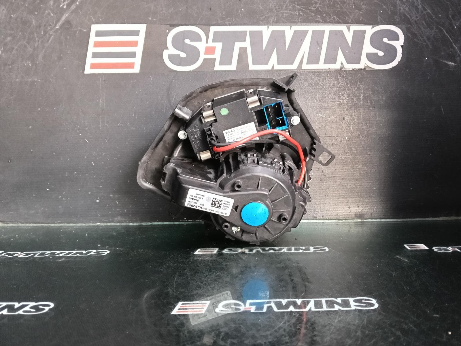 Used auto part listing image: 2017 VOLKSWAGEN TRANSPORTER HEATER FAN MOTOR CLIMATE CONTROL TYPE (FRONT), T6, 07/15-08/24 0000389250