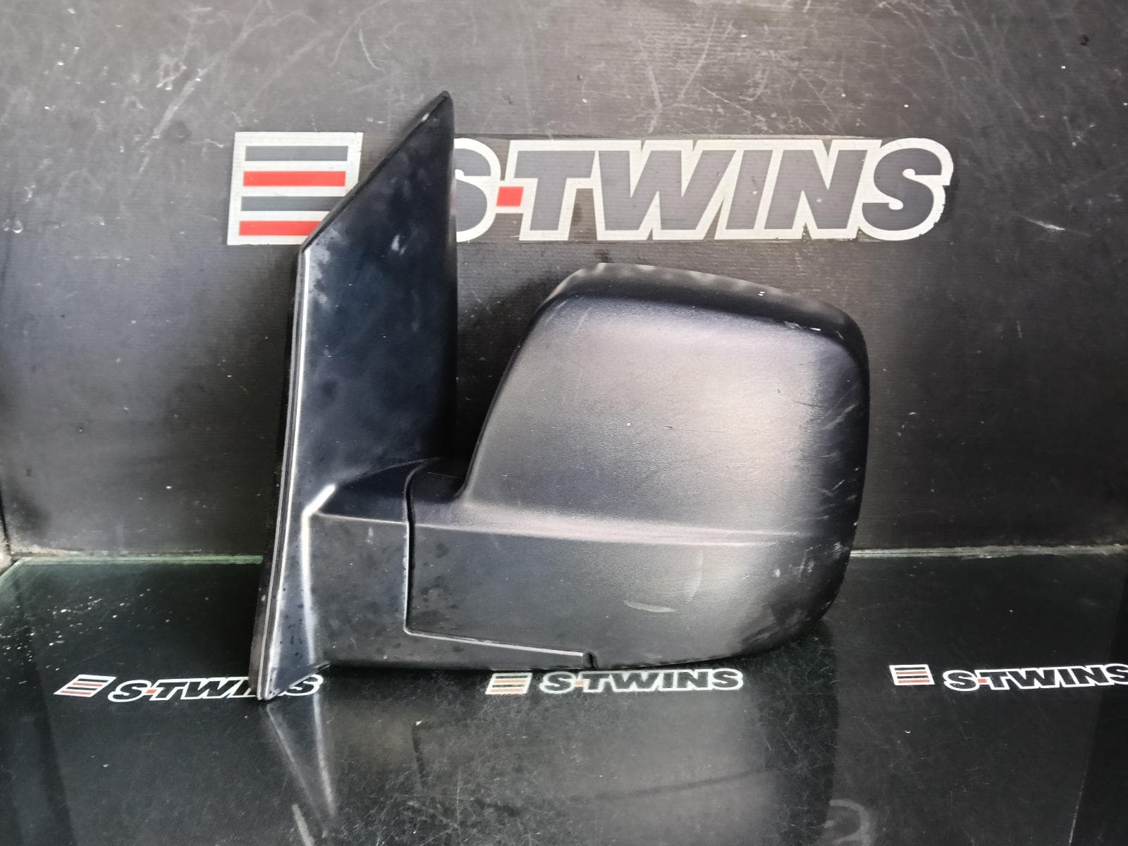 Used auto part listing image: 2019 HYUNDAI ILOAD/IMAX LEFT DOOR MIRROR TQ, MANUAL FOLDING TYPE, BLACK, 11/07-03/21 0000387468