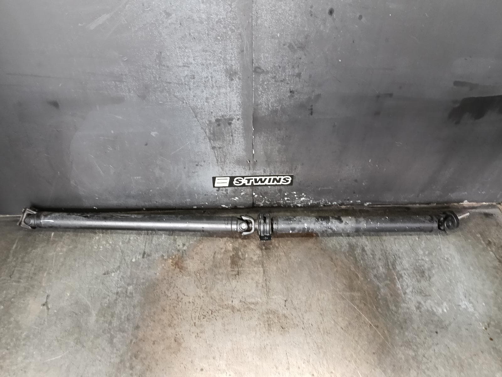 Used auto part listing image: 2019 HYUNDAI ILOAD/IMAX REAR PROP SHAFT 2.5, DIESEL, AUTO T/M, TQ, 11/07-03/21 0000387470