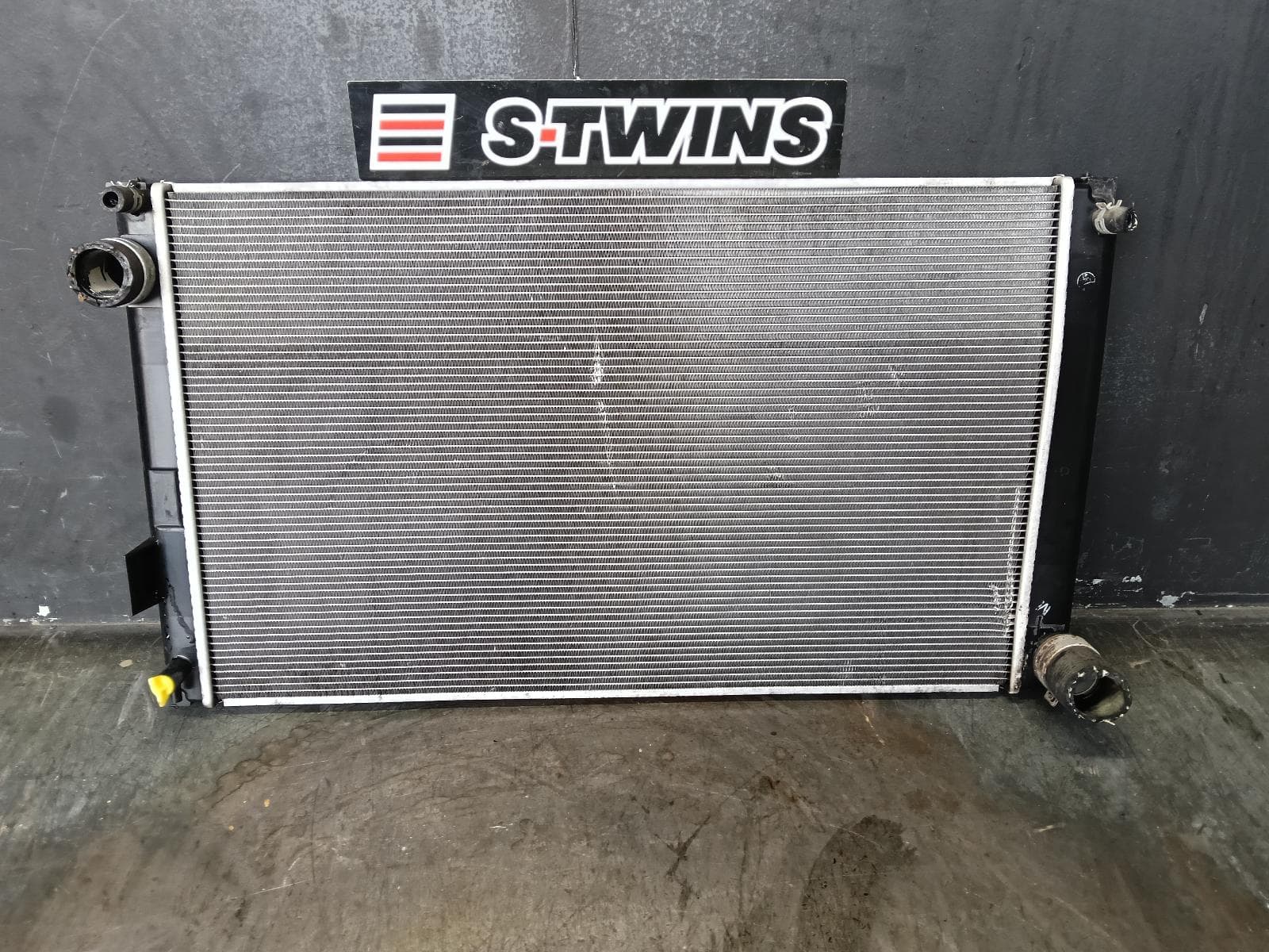 Used auto part listing image: 2014 LEXUS NX RADIATOR AUTO, 2.5, W/ TOW PACKAGE TYPE, AGZ/AYZ#, 02/14-12/21 0000381158