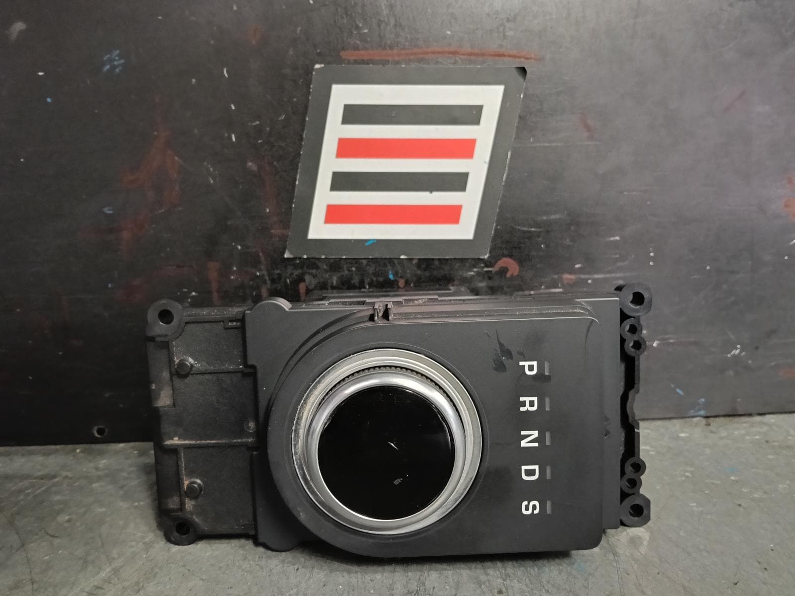 Used auto part listing image: 2018 LAND ROVER RANGE ROVER EVOQUE GEAR STICK SHIFTER L538, AUTO, GEAR SHIFT ASSY, DIAL SHIFTER TYPE, 12/14-01/19 0000388204