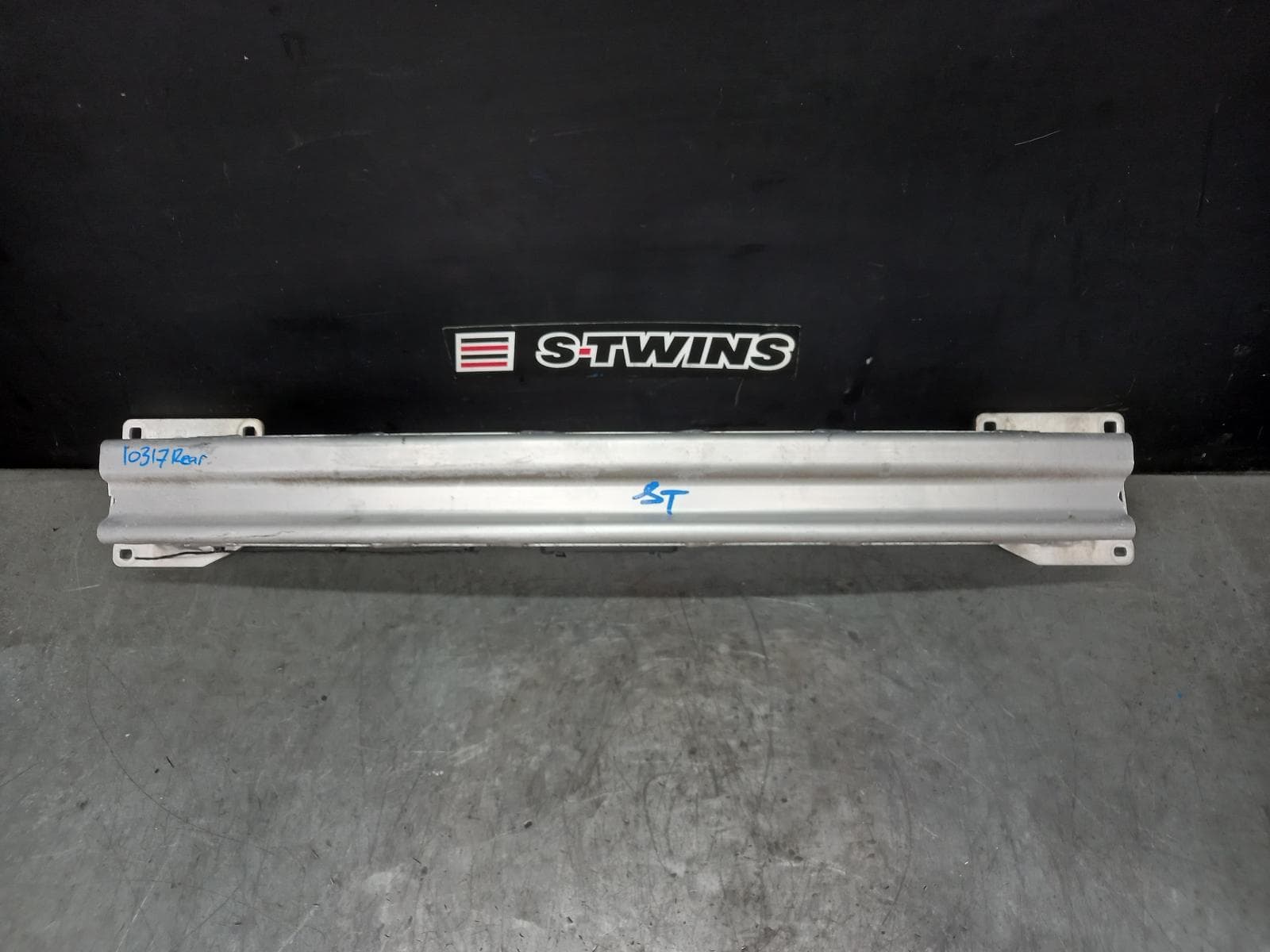 Used auto part listing image: 2018 LAND ROVER RANGE ROVER EVOQUE R BAR BRACKET REINFO L538, 11/11-01/19 0000388219