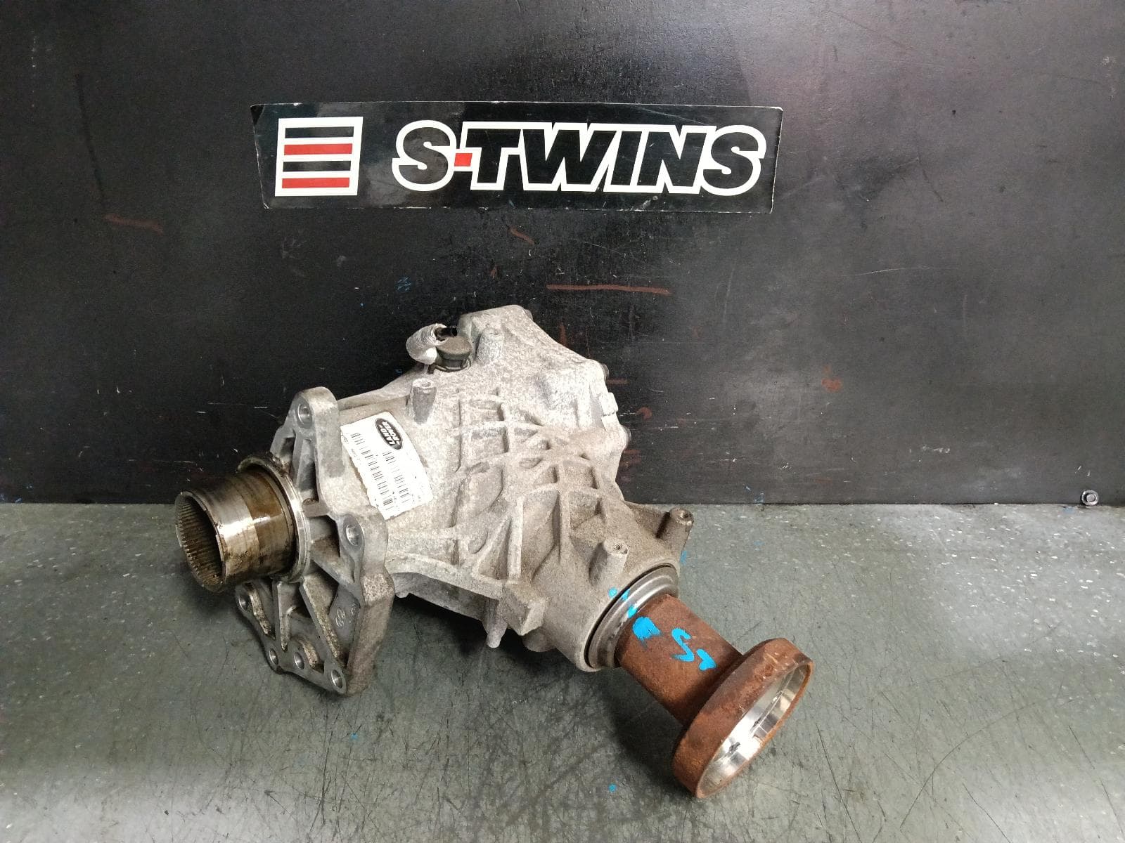 Used auto part listing image: 2018 LAND ROVER RANGE ROVER EVOQUE TRANSFER CASE AUTO, DIESEL, 2.0, EFFICIENT DRIVELINE, L538, 09/15-01/19 0000388224