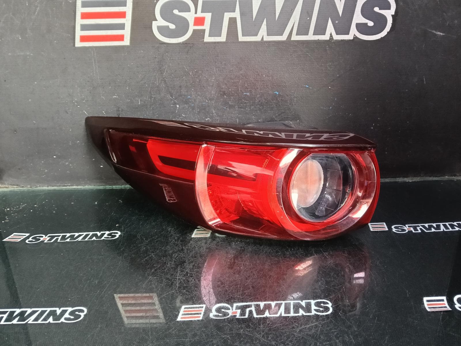 Used auto part listing image: 2018 MAZDA CX5 LEFT TAILLIGHT IN BODY, W/ LED TYPE, KF, 02/17-08/21 0000386879