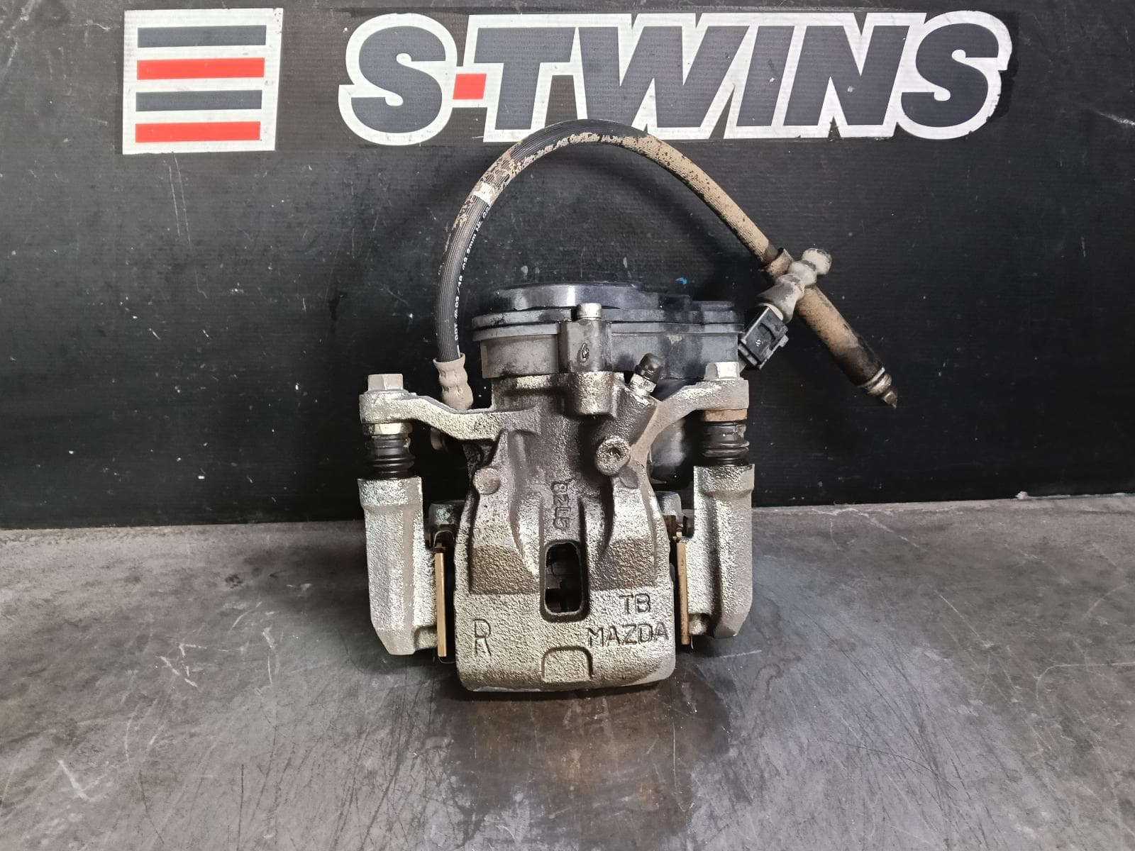 Used auto part listing image: 2018 MAZDA CX5 CALIPER RH REAR, KF, 02/17- (AUS ONLY) 0000387047