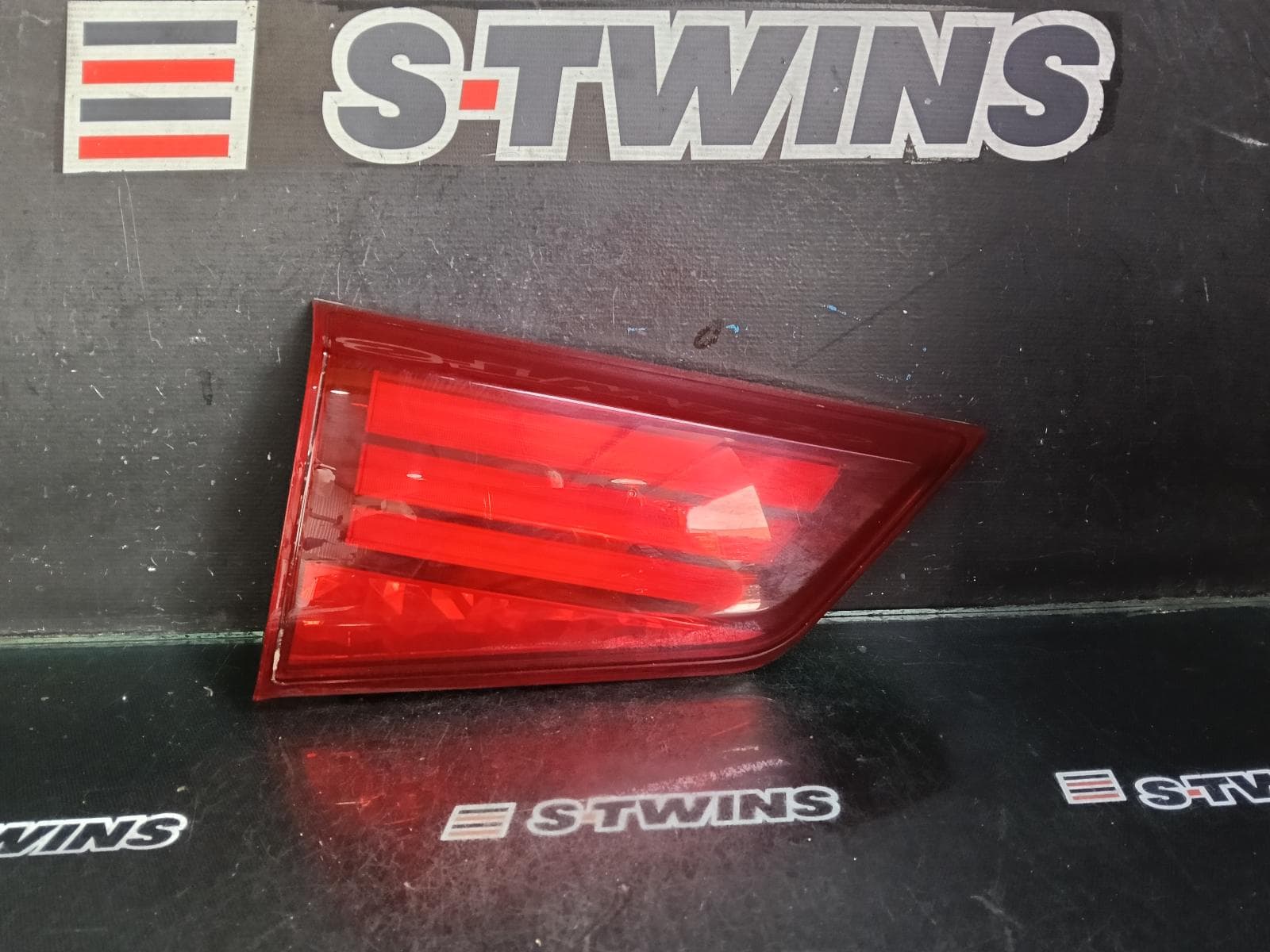 Used auto part listing image: 2016 MITSUBISHI OUTLANDER REAR GARNISH TAILGATE LAMP (LH SIDE), ZK-ZL, 01/15-07/21 0000386682