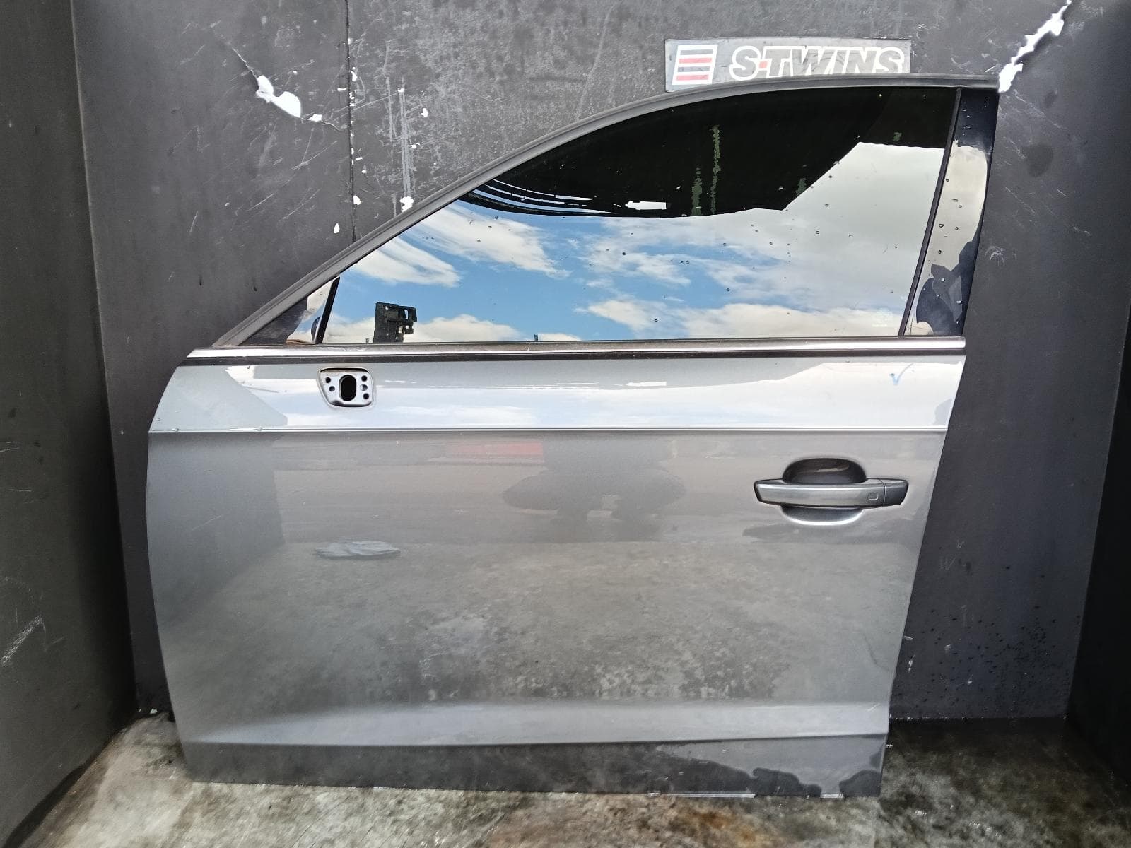 Used auto part listing image: 2014 AUDI A3 LEFT FRONT DOOR 8V, A3/S3/RS3, HATCH, 03/13-10/20 0000391331