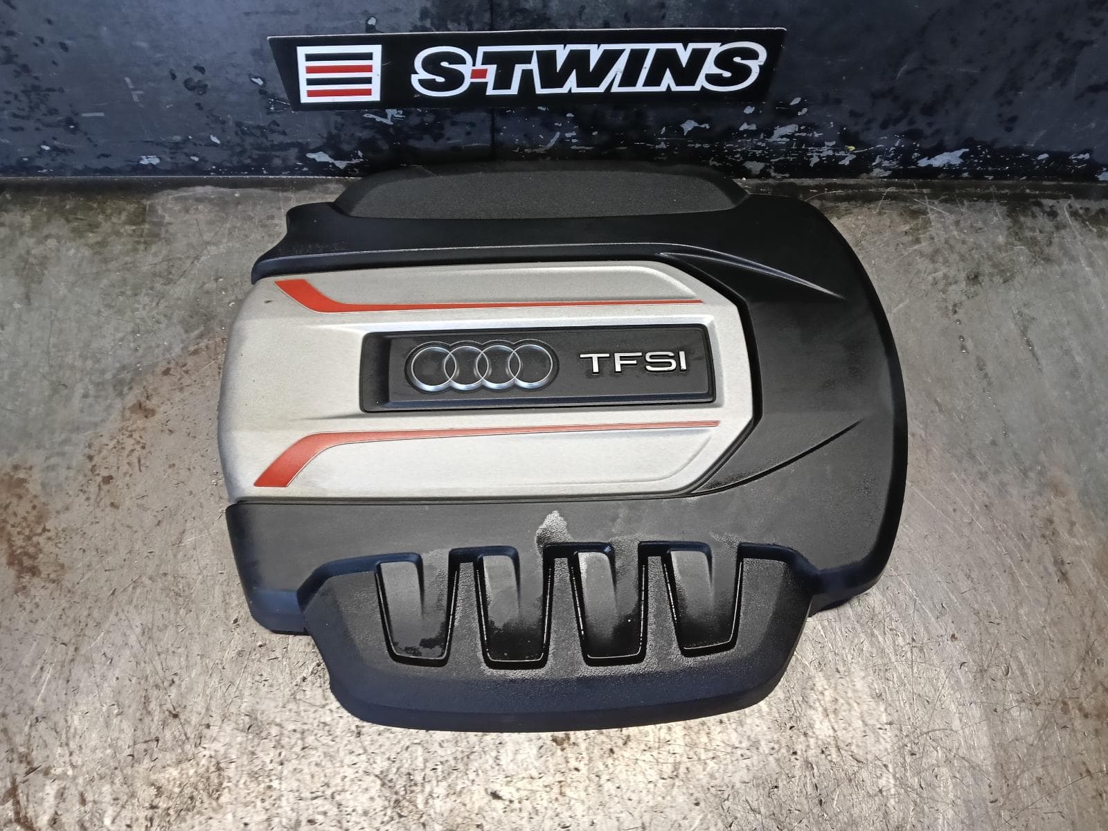 Used auto part listing image: 2014 AUDI A3 ENGINE COVER PETROL, 2.0, TURBO, 8V (S3), 12/13-10/20 0000391504