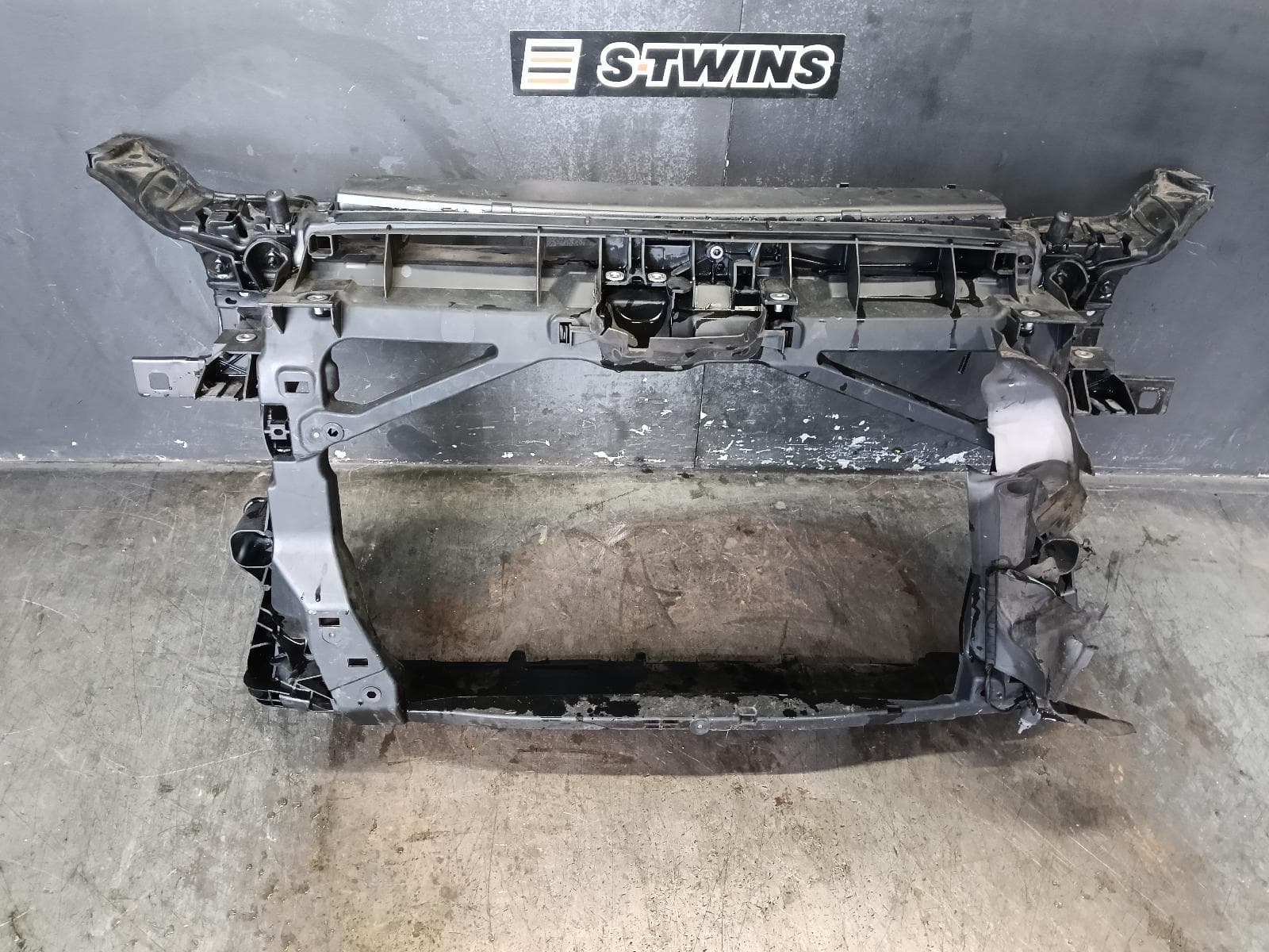 Used auto part listing image: 2014 AUDI A3 RADIATOR SUPPORT 8V, S3, HATCH, 03/13-10/20 0000391378