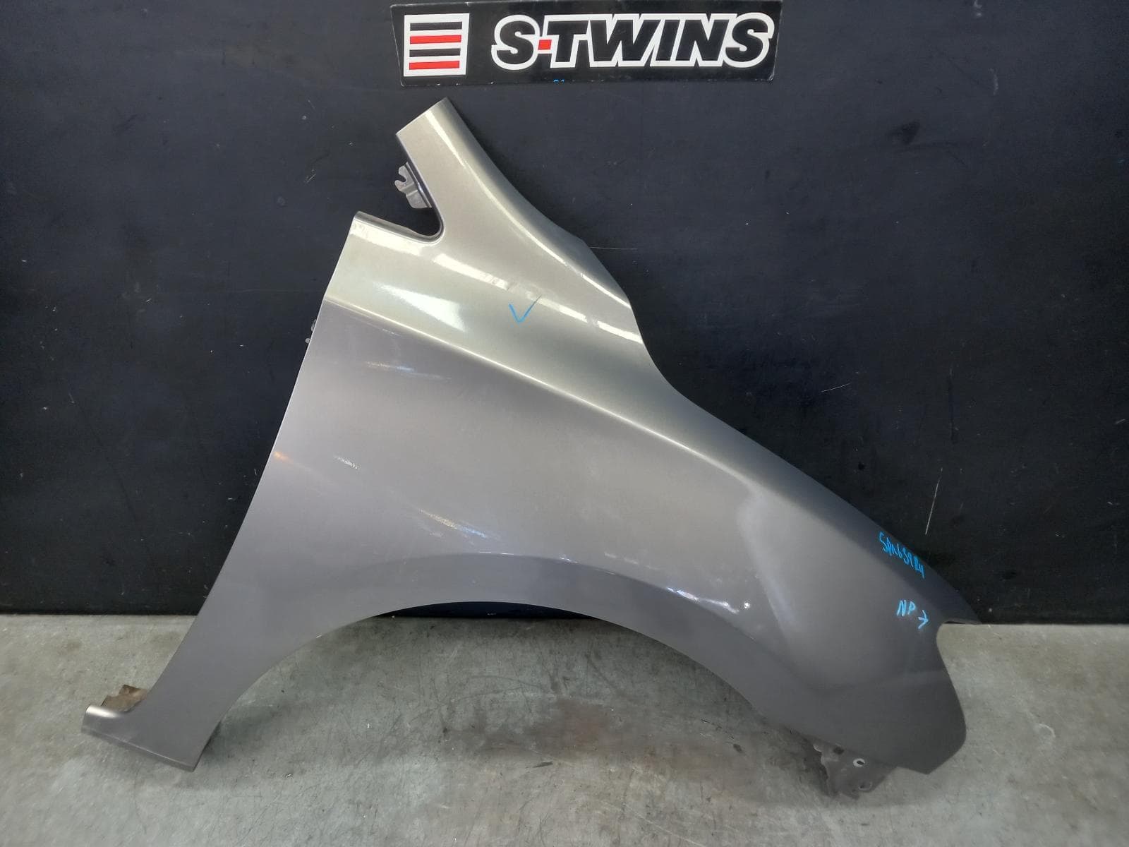 Used auto part listing image: 2015 NISSAN PULSAR RIGHT GUARD B17, SEDAN, 12/12-12/17 0000394000