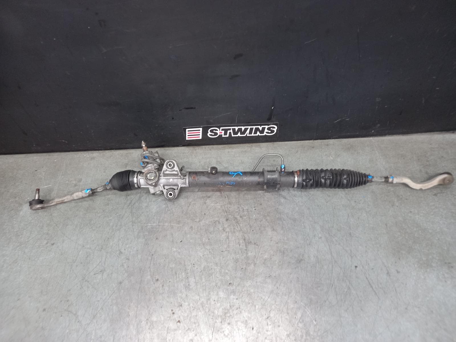 Used auto part listing image: 2014 MITSUBISHI TRITON STEERING BOX RACK ML-MN, POWER, 4WD, 07/06-04/15 0000387907