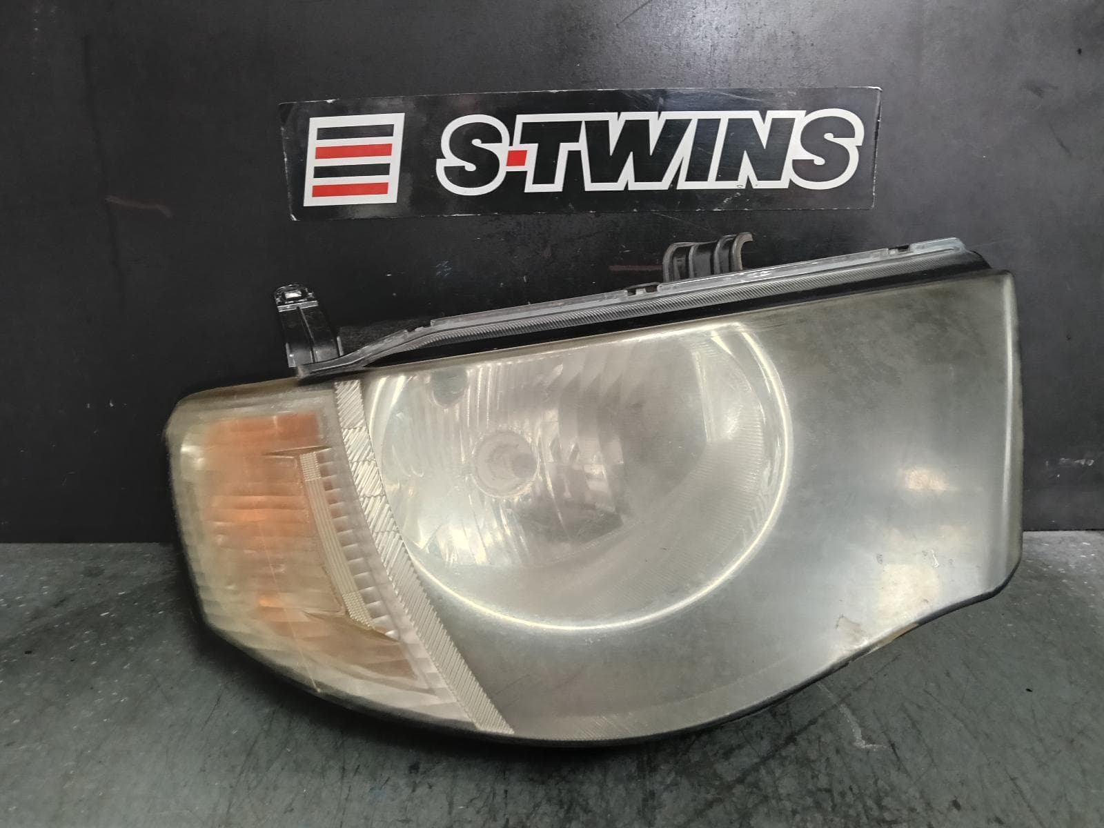 Used auto part listing image: 2014 MITSUBISHI TRITON RIGHT HEADLAMP MN, HALOGEN TYPE, 06/08-04/15 0000387911