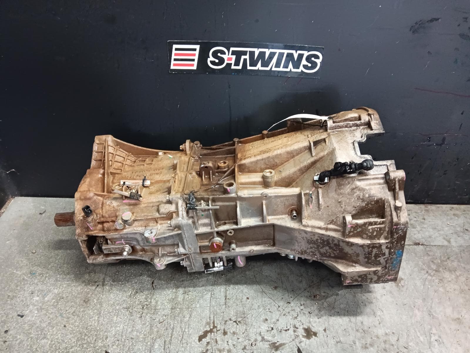 Used auto part listing image: 2018 MAZDA BT50 TRANS GEARBOX MANUAL, 4WD, DIESEL, 2.2/3.2, (DB3R CODE) SPLINE TYPE SELECTOR SHAFT, NON SENSOR TYPE, NO TRANSFER CASE, UP-UR, 04/14-06/20 0000410593