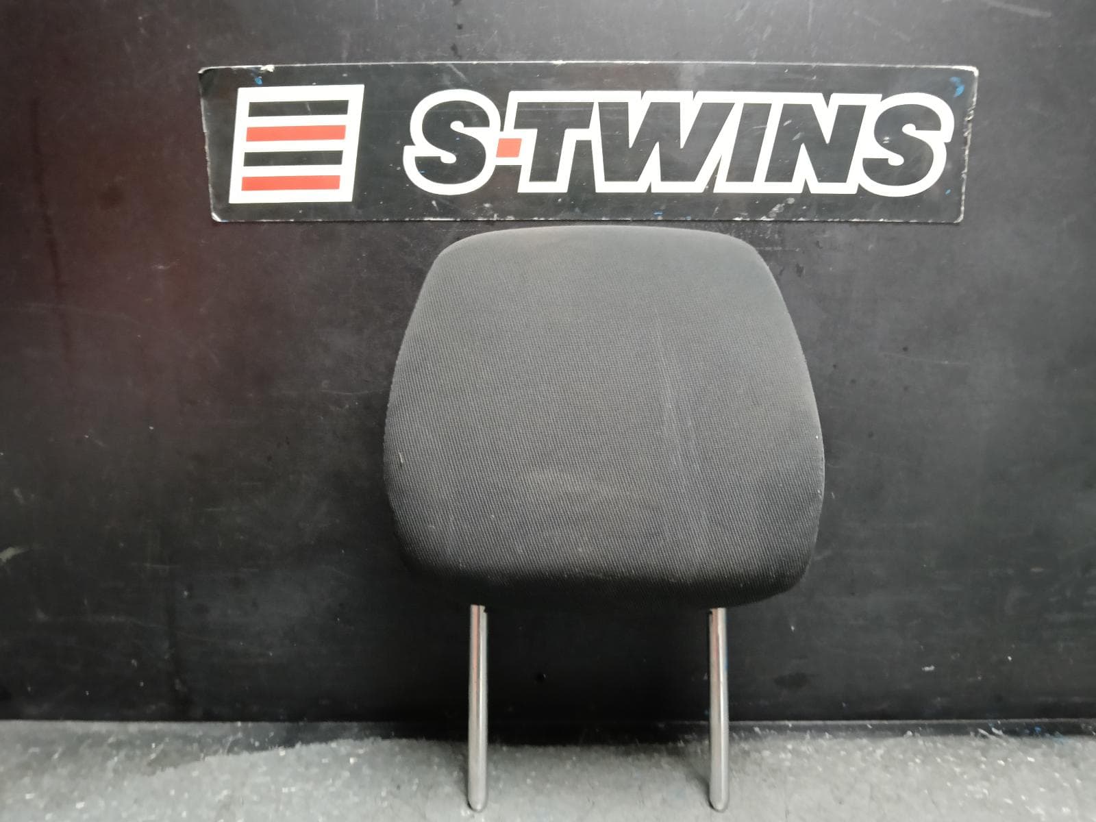 Used auto part listing image: 2018 MAZDA BT50 HEADREST LH REAR, CLOTH, XT, BLACK, NON VISIBLE STITCHING TYPE, UP-UR, 10/11-06/20 0000410625