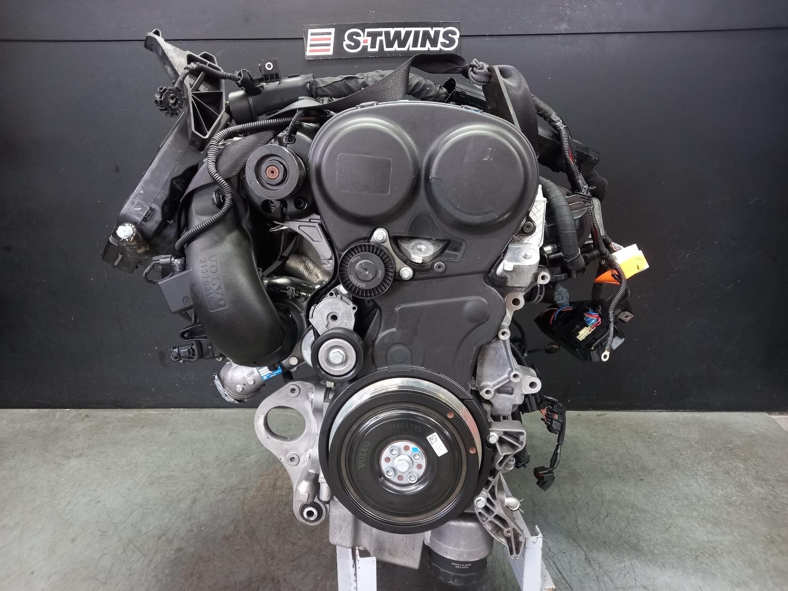Used auto part listing image: 2016 VOLVO XC90 ENGINE Mk2, PETROL, 2.0, TURBO/SCHARGED, B4204T27, VIN LFA2, 04/15-07/21 0000403911