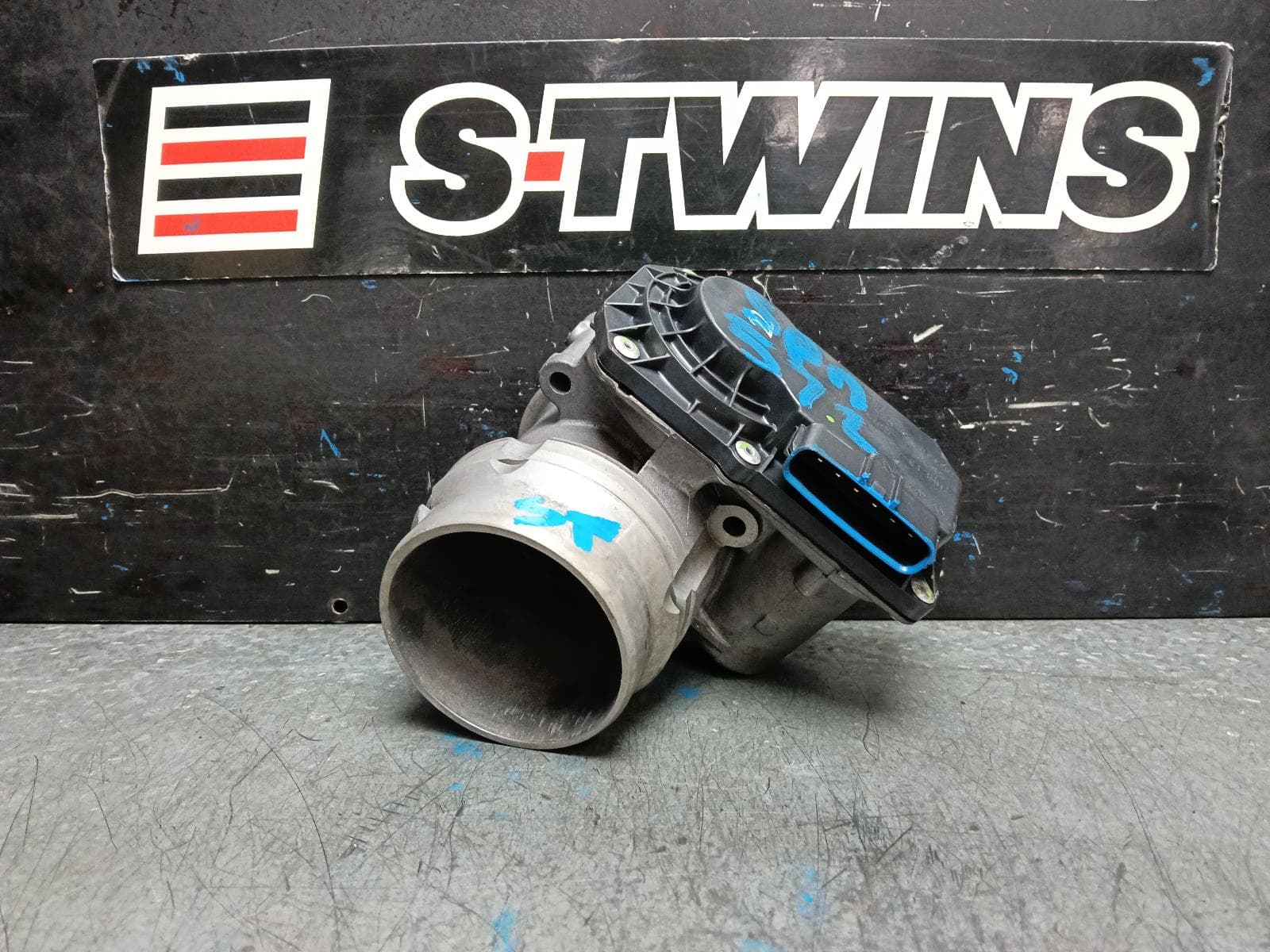 Used auto part listing image: 2016 VOLVO XC90 THROTTLE BODY 2.0, PETROL, B4204T27/B4204T35, Mk2, 04/15-07/21 0000403586