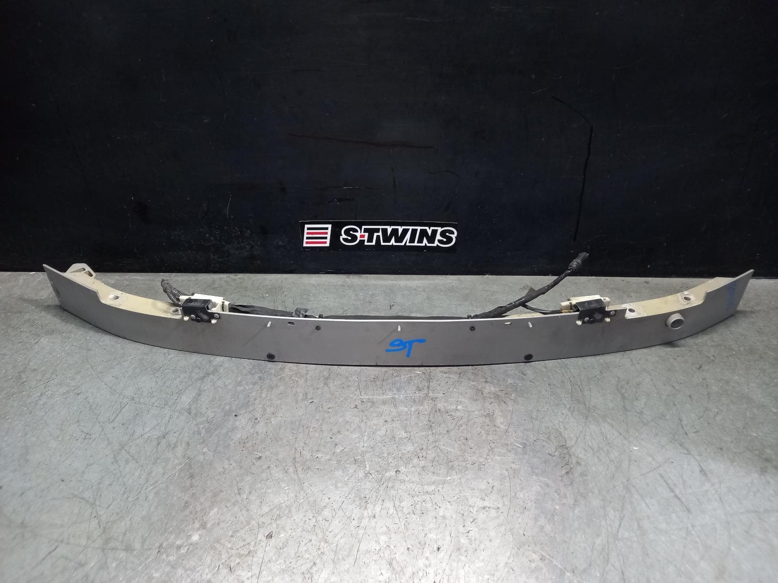 Used auto part listing image: 2016 VOLVO XC90 F BAR REINFORC BRACK MAIN REINFORCEMENT, Mk2, 04/15-11/24 0000405096