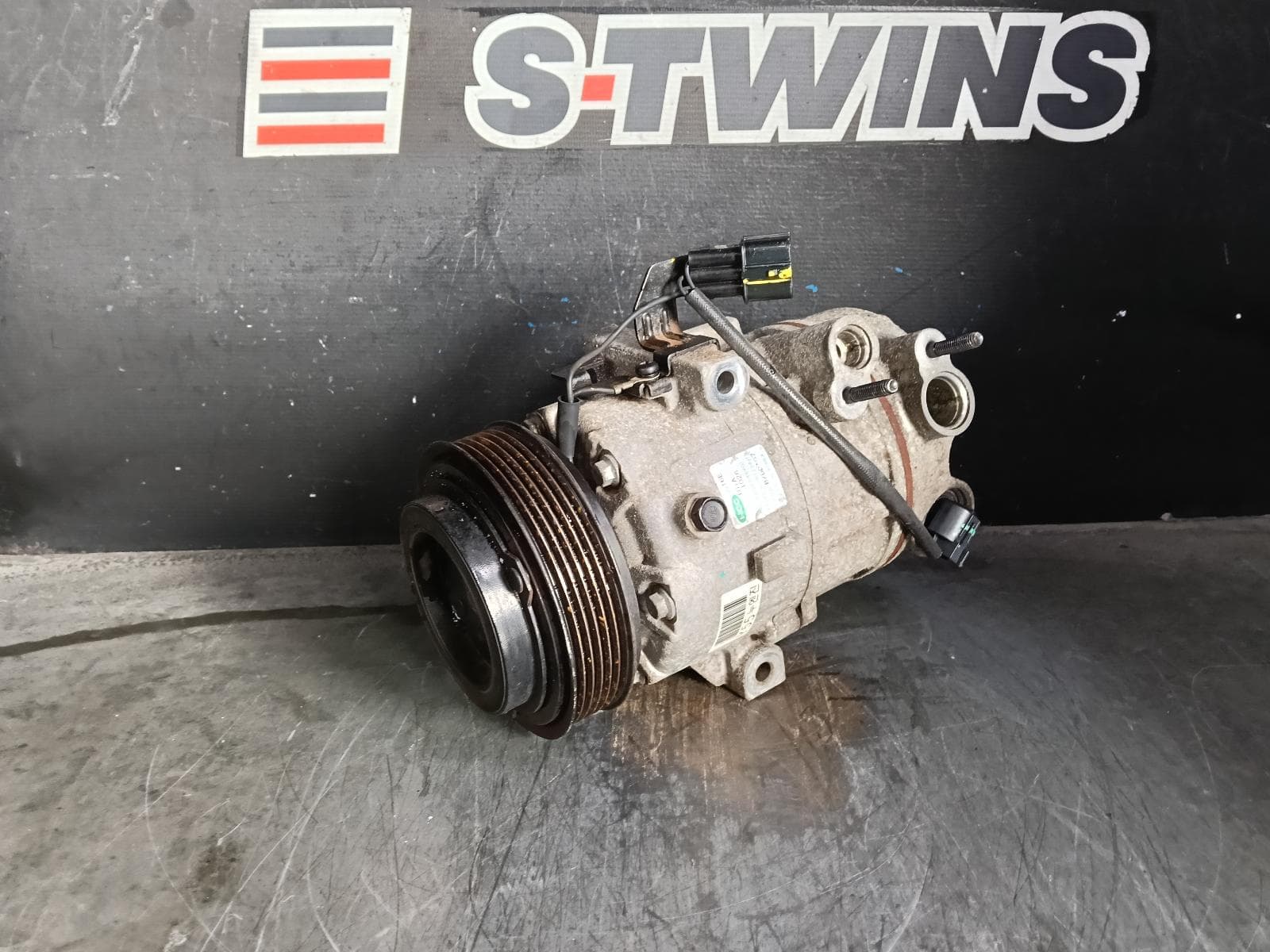 Used auto part listing image: 2014 HYUNDAI IX35 A C COMPRESSOR LM SERIES, Y55, 2.0/2.4, G4NC/G4KJ, PETROL, HCC/HVCC BRAND, 06/13-01/16 0000377692