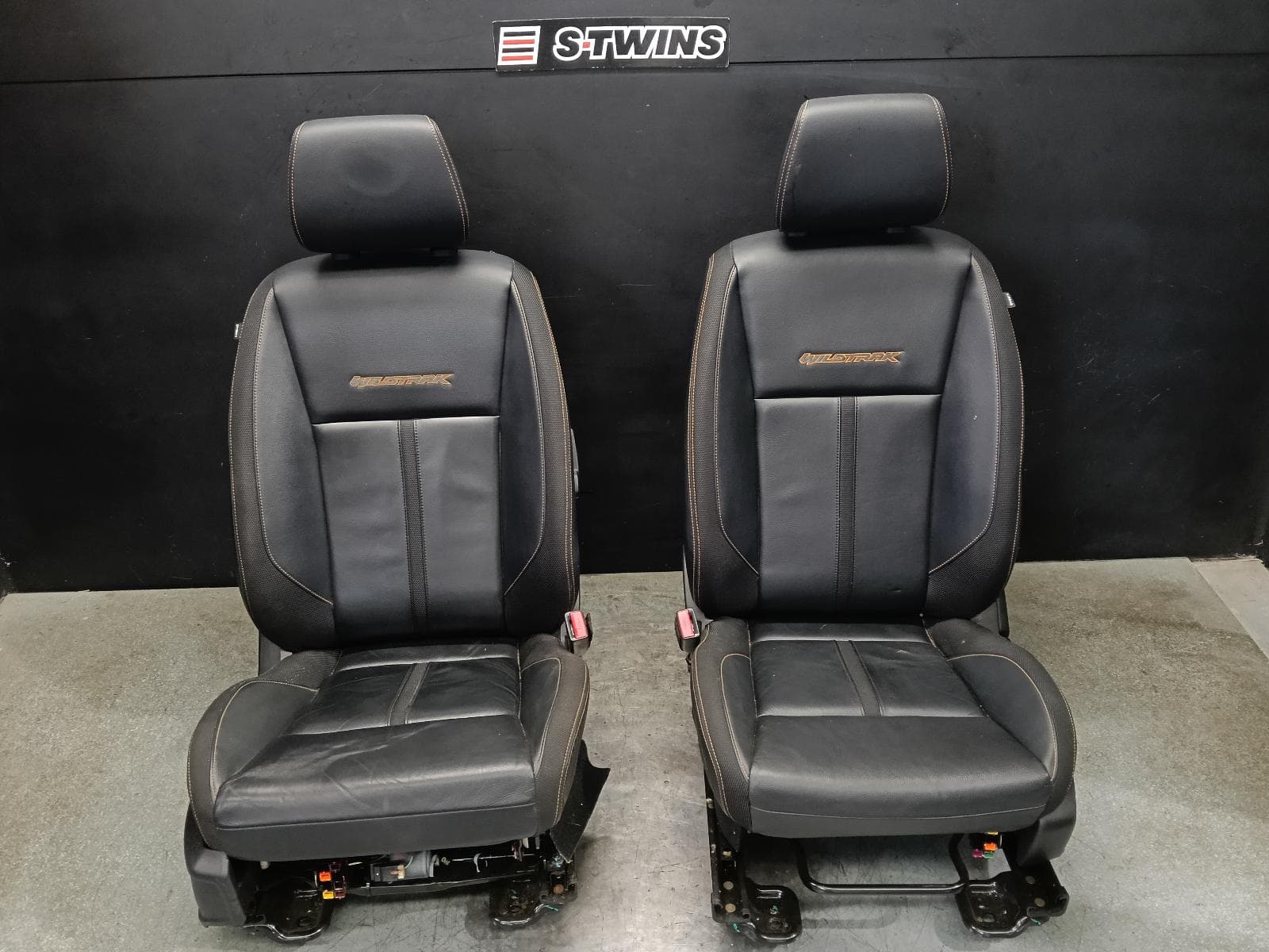 Used auto part listing image: 2020 FORD RANGER COMPLETE INTERIOR PX, LEATHER, WILDTRAK, 07/17-04/22 0000396286