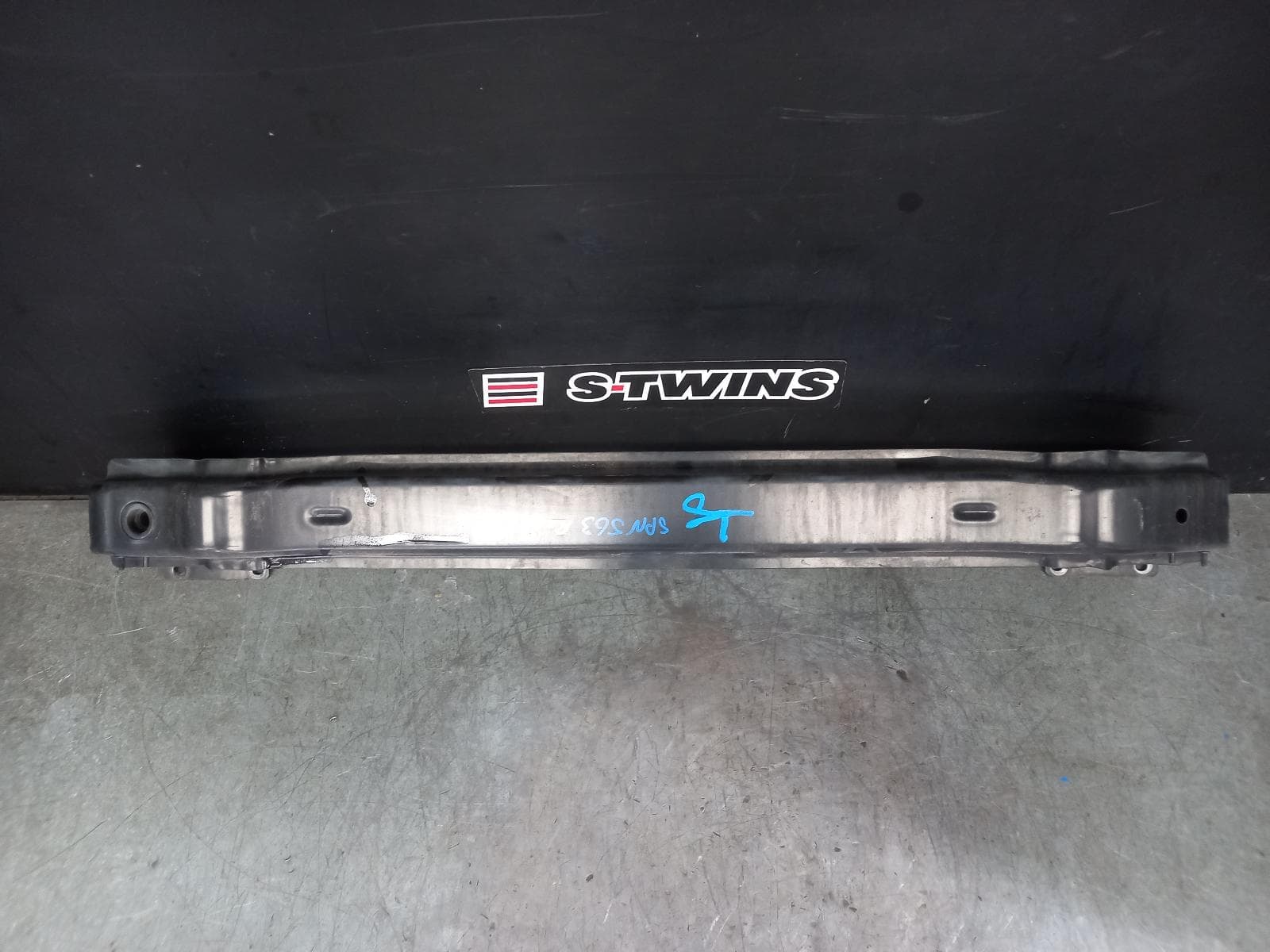 Used auto part listing image: 2018 VOLKSWAGEN PASSAT R BAR BRACKET REINFO B8/MK7, SEDAN, MAIN REINFORCEMENT, 06/15-06/22 0000389668