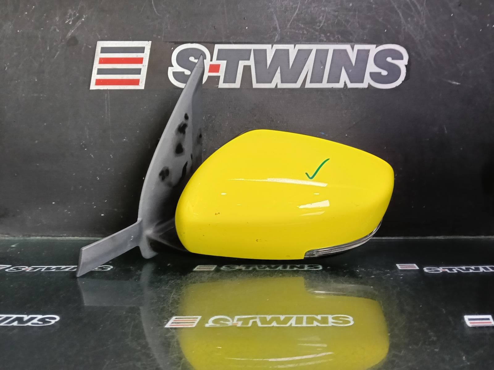 Used auto part listing image: 2018 SUZUKI SWIFT LEFT DOOR MIRROR AZ, COLOUR CODED, POWER FOLDING, W/ INDICATOR TYPE, NON BLIND SPOT TYPE, 04/17-03/21 0000386588