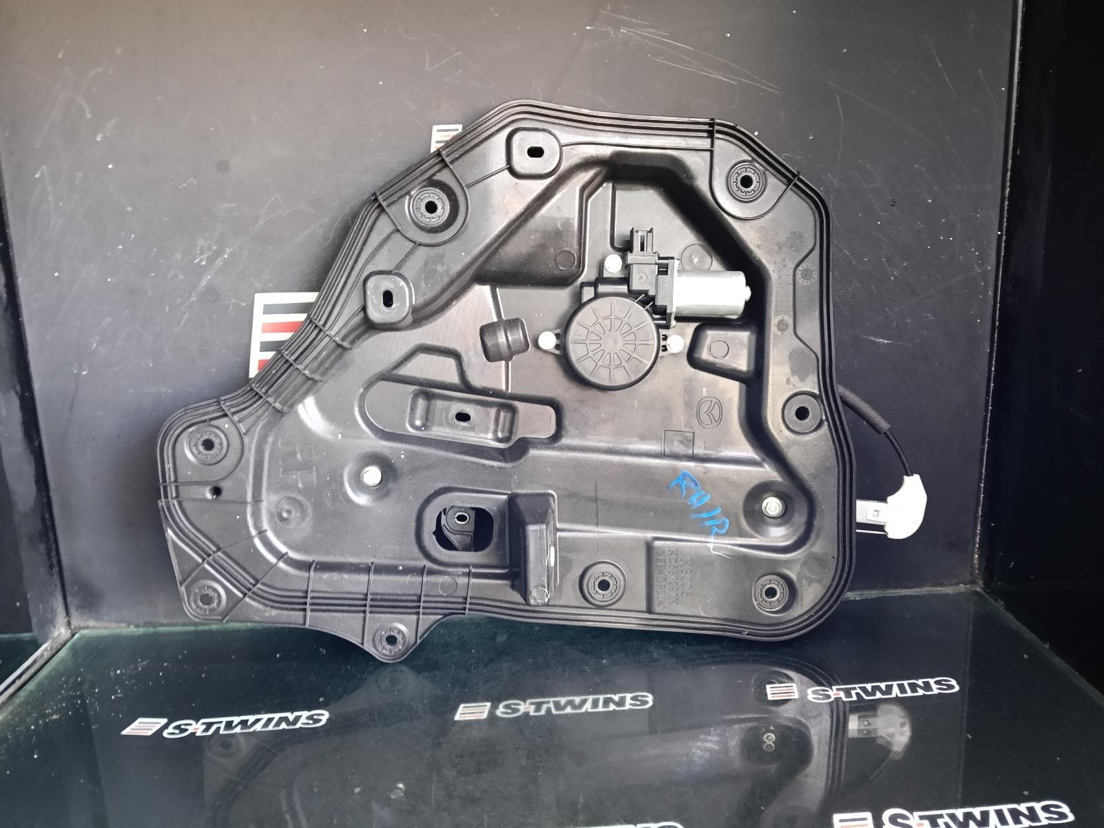 Used auto part listing image: 2014 MAZDA CX5 RIGHT REAR WND REG MOTOR KE, 02/12-12/16 0000387734