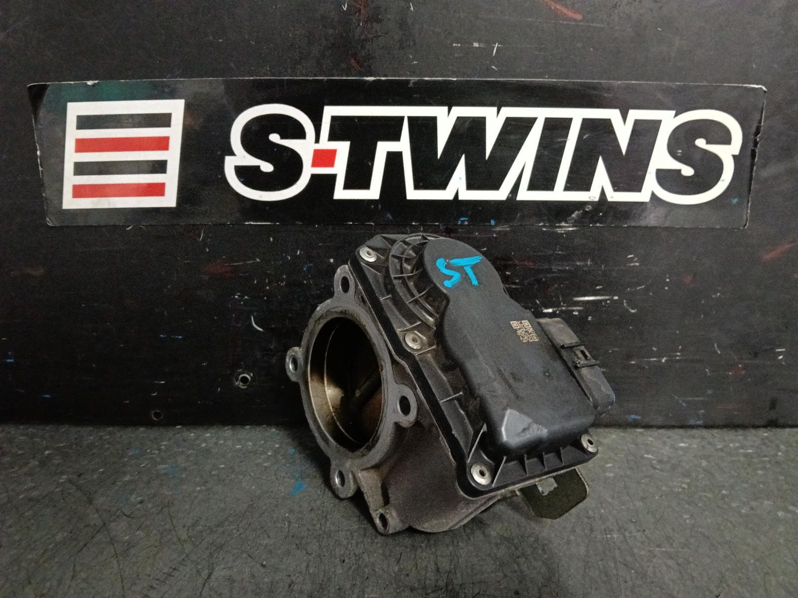 Used auto part listing image: 2016 MAZDA CX5 THROTTLE BODY 2.5, PETROL, KE, 02/13-12/16 0000398214