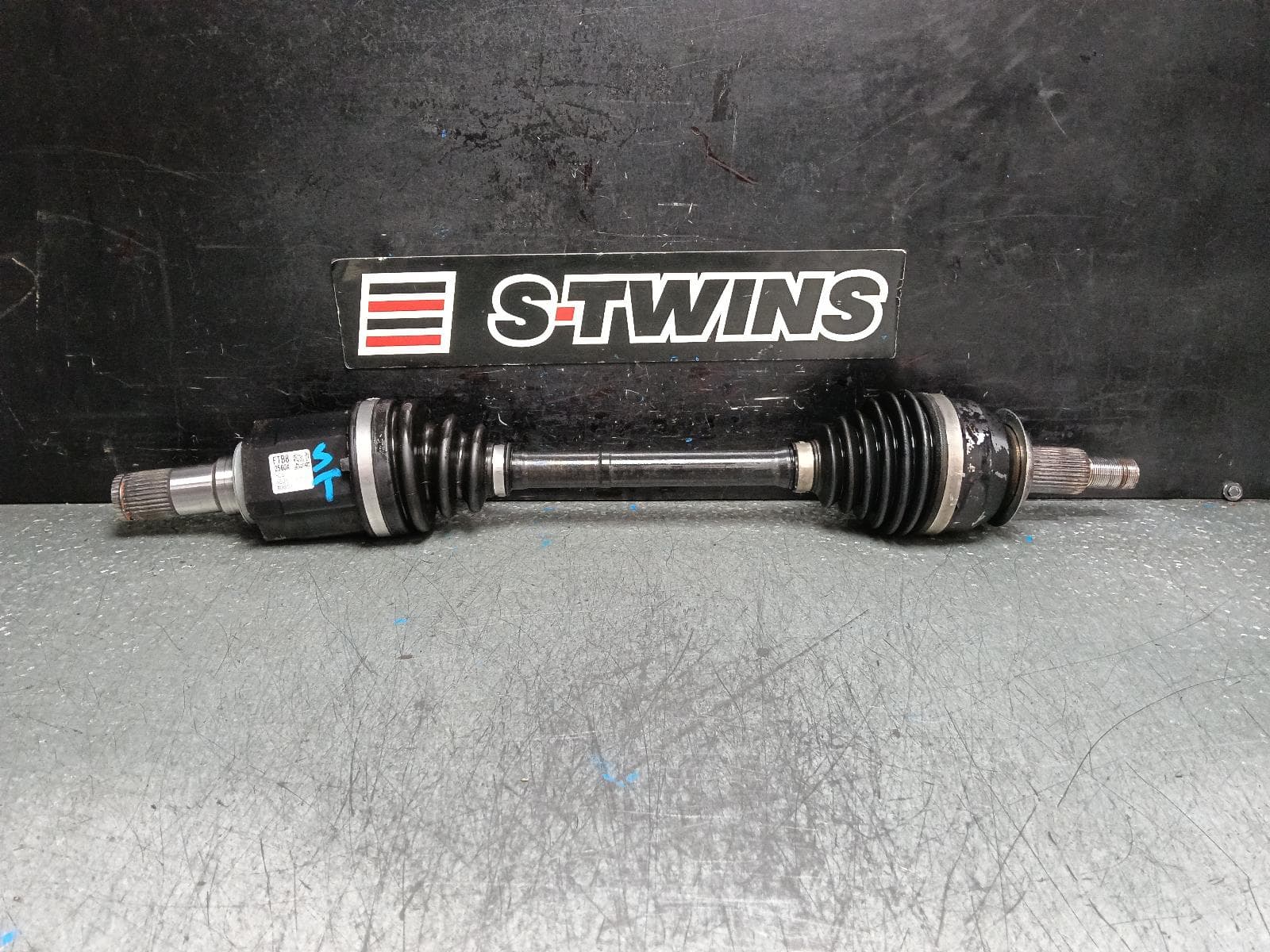 Used auto part listing image: 2016 MAZDA CX5 LEFT DRIVESHAFT FRONT, PETROL, 2.5, KE, 02/13-12/16 0000398229