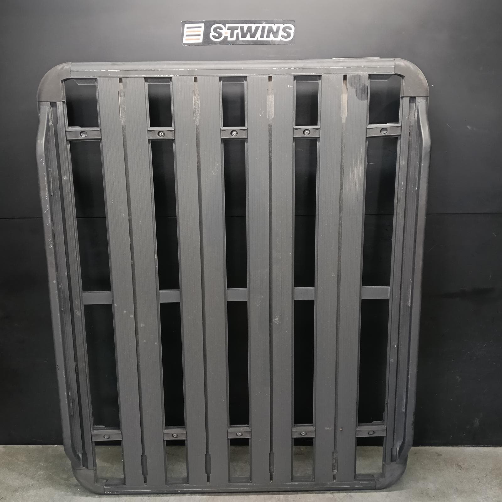 Used auto part listing image: 2019 VOLKSWAGEN AMAROK ROOF RACK BARS ROOF RACK, 2H, 02/11-09/22 0000409483