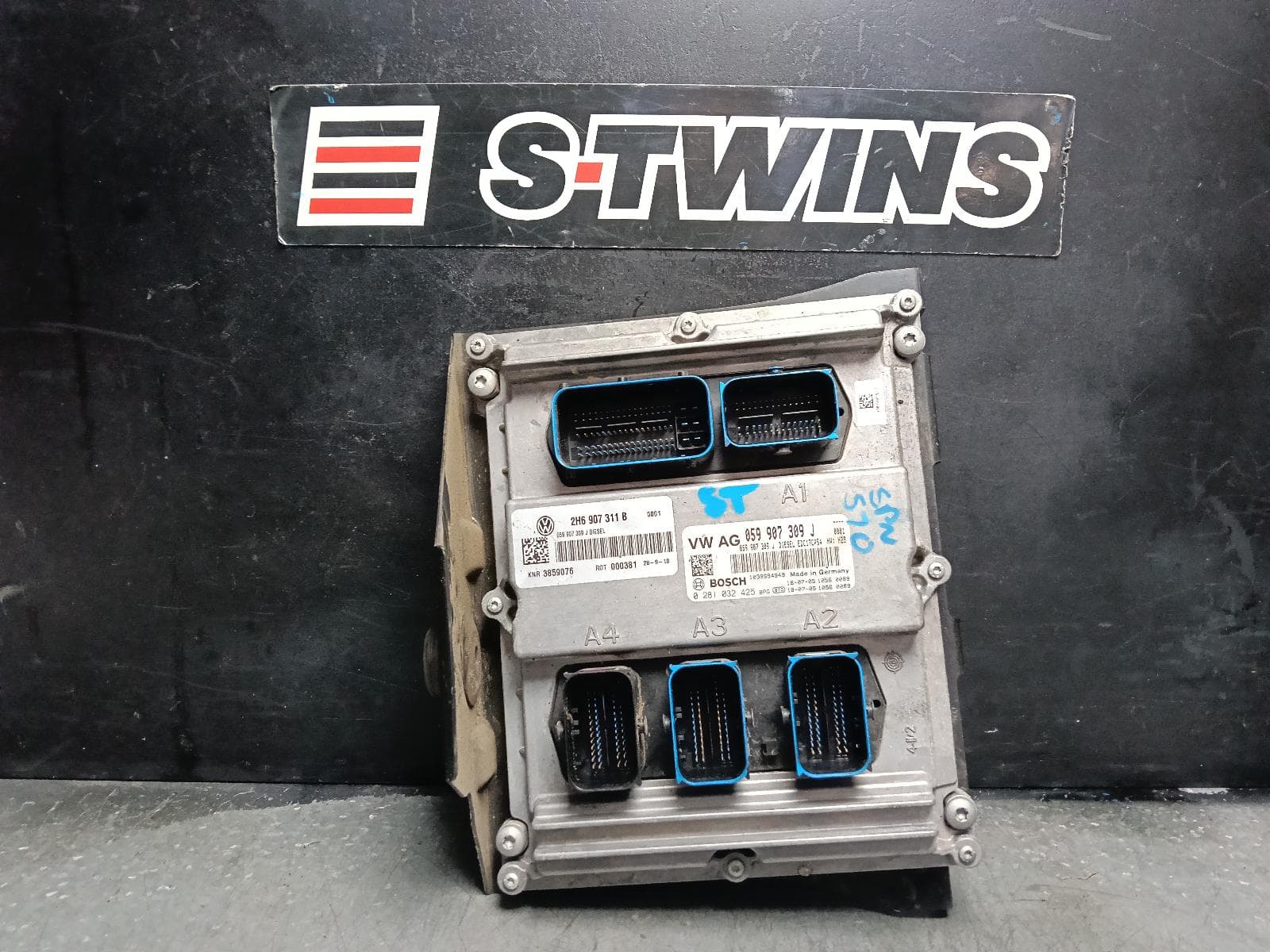 Used auto part listing image: 2019 VOLKSWAGEN AMAROK ENGINE ECU, 4WD, DIESEL, AUTO T/M, P/N 2H6907311J, ECU ONLY, 2H, 10/10-09/22 0000409489