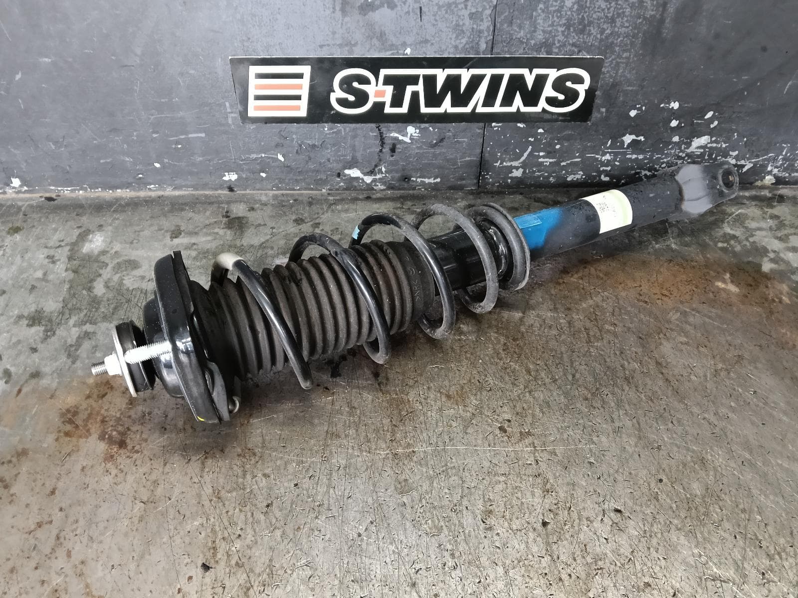 Used auto part listing image: 2024 MAZDA MX5 RIGHT REAR STRUT ND SERIES, STANDARD TYPE, 08/15- 0000388601