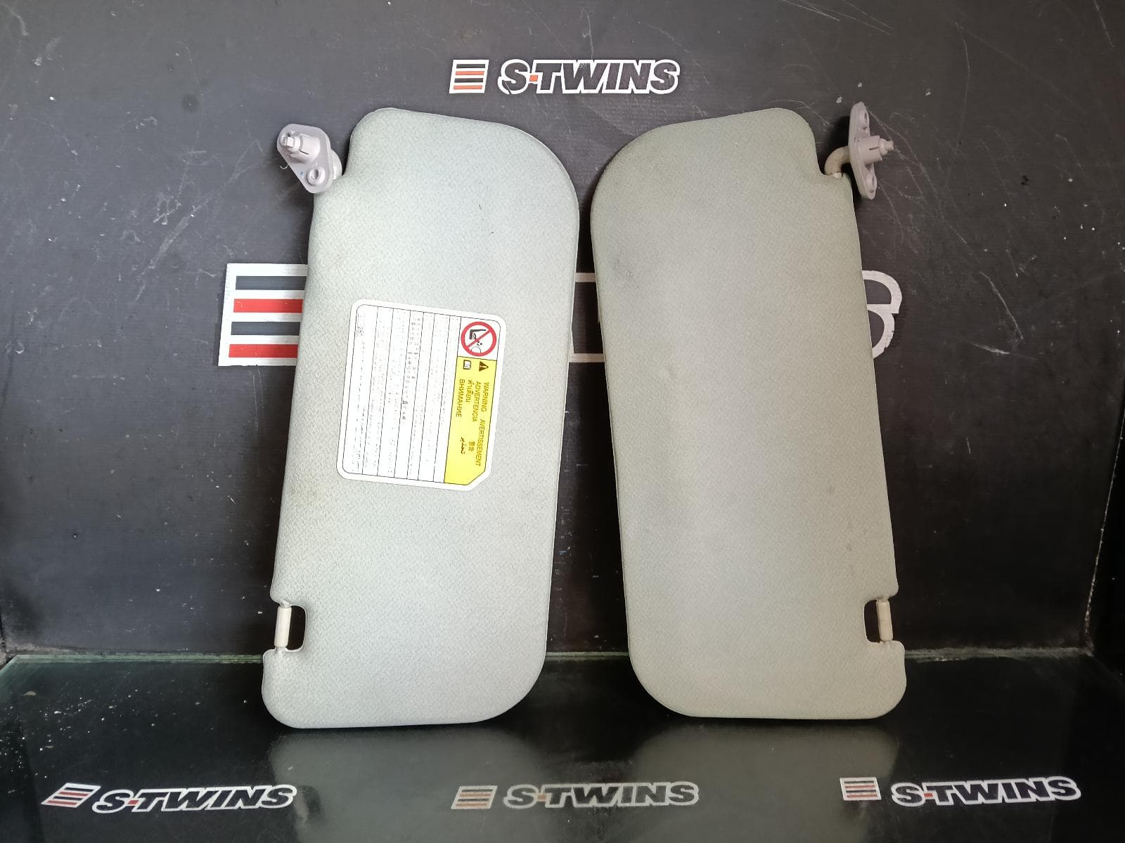 Used auto part listing image: 2013 MITSUBISHI TRITON SUNVISOR MN, PAIR, 08/09-04/15 0000389063