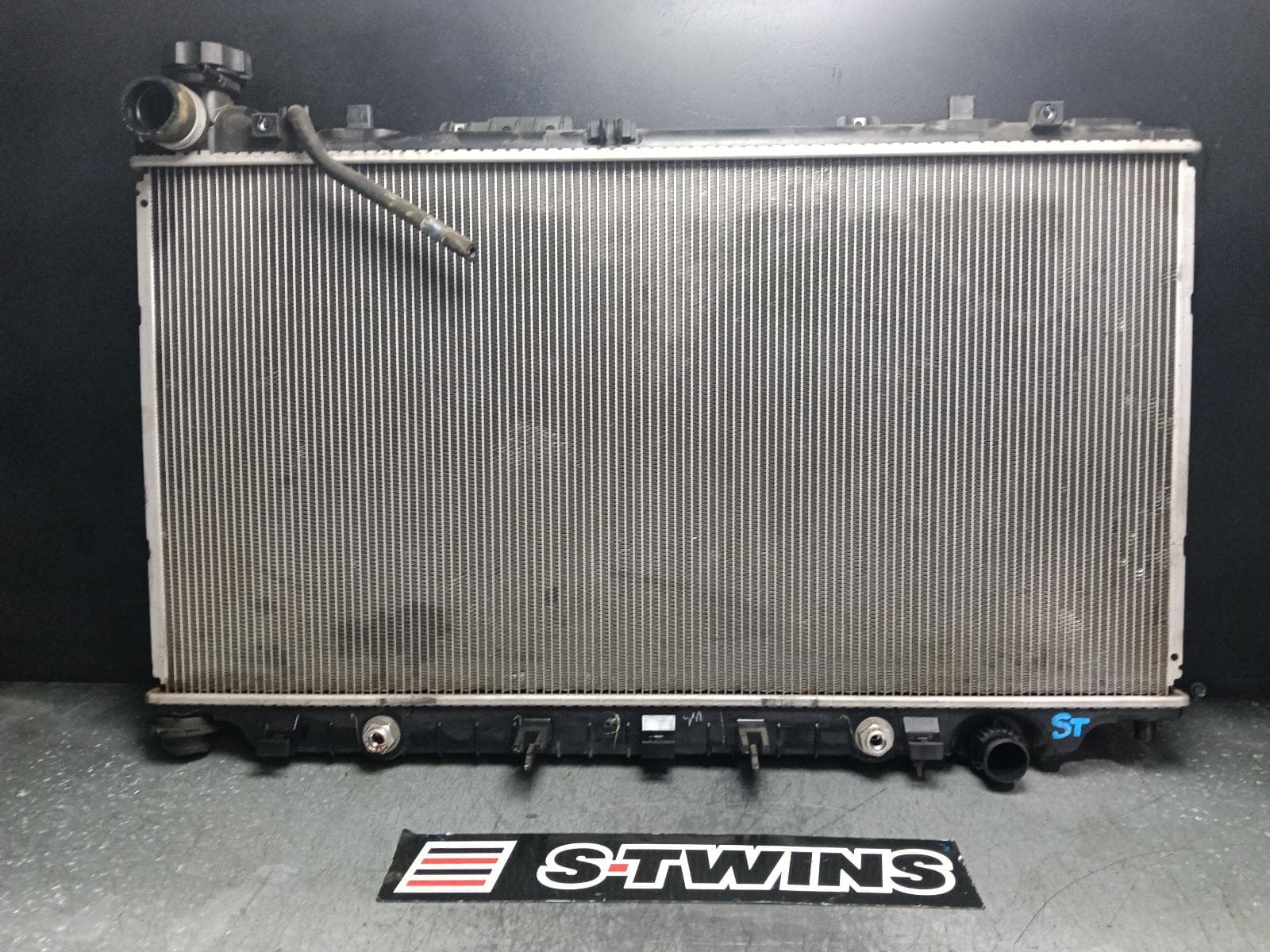 Used auto part listing image: 2014 HOLDEN STATESMAN/CAPRICE RADIATOR AUTO, 6.0, PETROL, WN, 05/13-08/15 0000406115