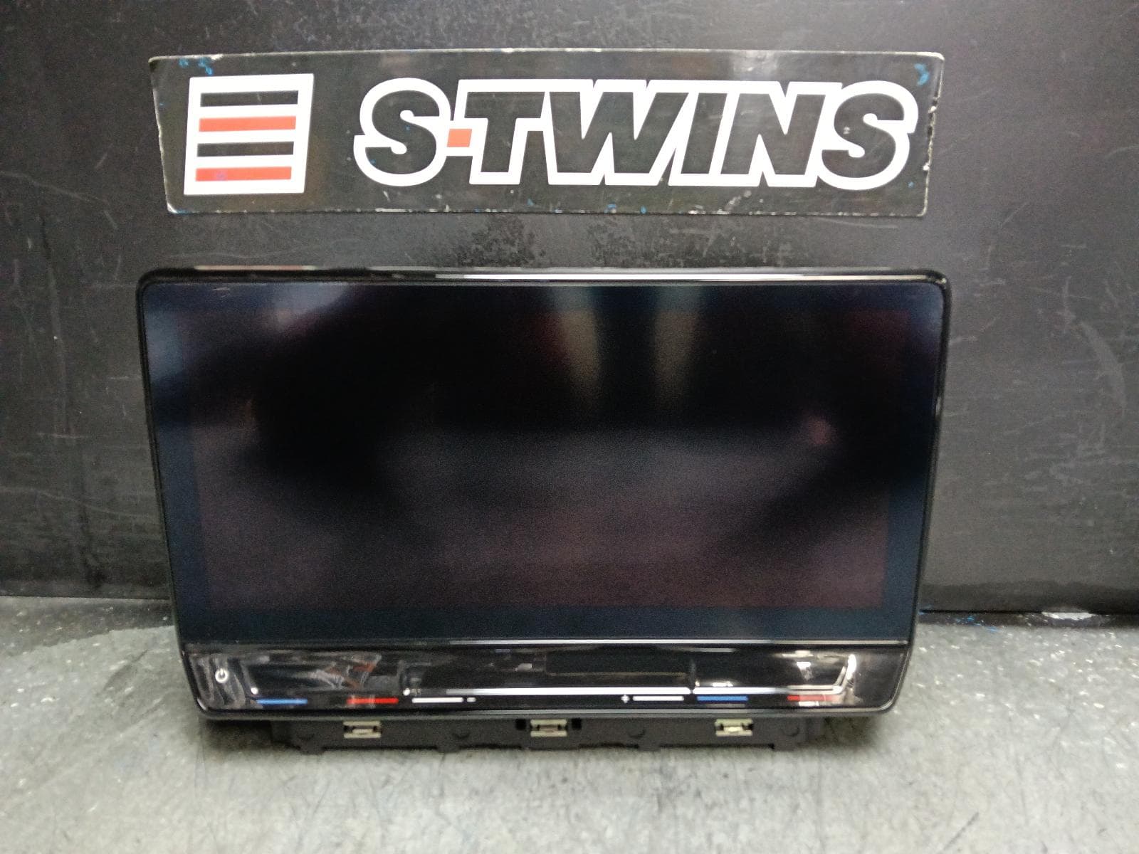 Used auto part listing image: 2023 CUPRA FORMENTOR DISPLAY UNIT, 12IN TOUCHSCREEN, KM, 03/21- 0000404119