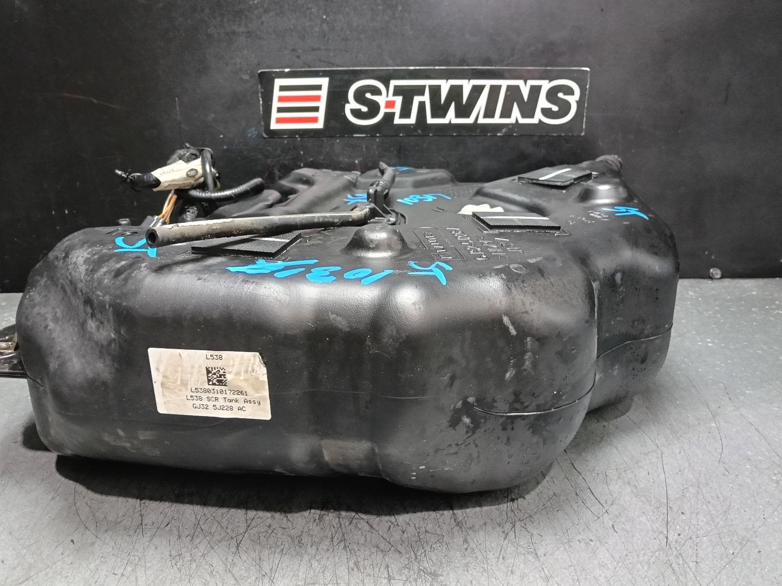 Used auto part listing image: 2018 LAND ROVER RANGE ROVER EVOQUE ADBLUE TANK L538, 11/11-01/19 0000388759