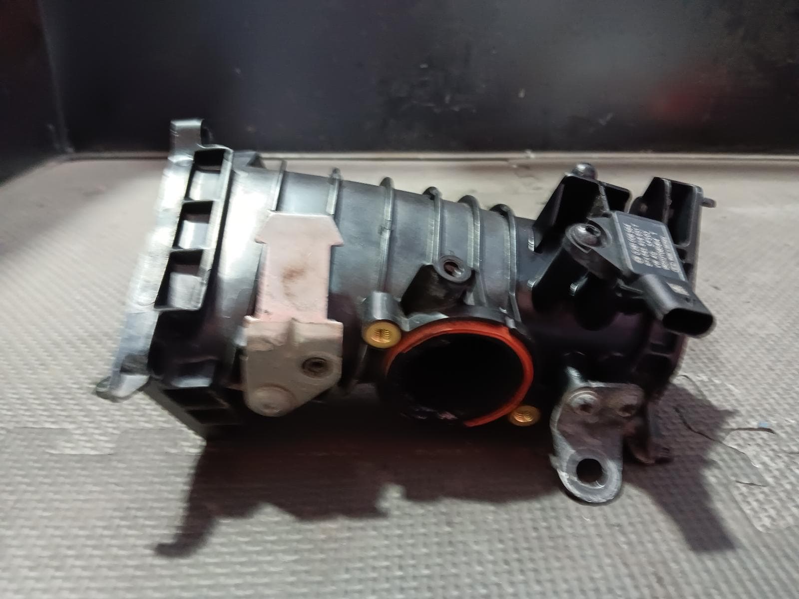 Used auto part listing image: 2018 VOLKSWAGEN AMAROK THROTTLE BODY THROTTLE VALVE ADAPTER, 3.0, DIESEL, DDXC/DDXD/DDXE CODE, 2H, 09/16-09/22 0000379663