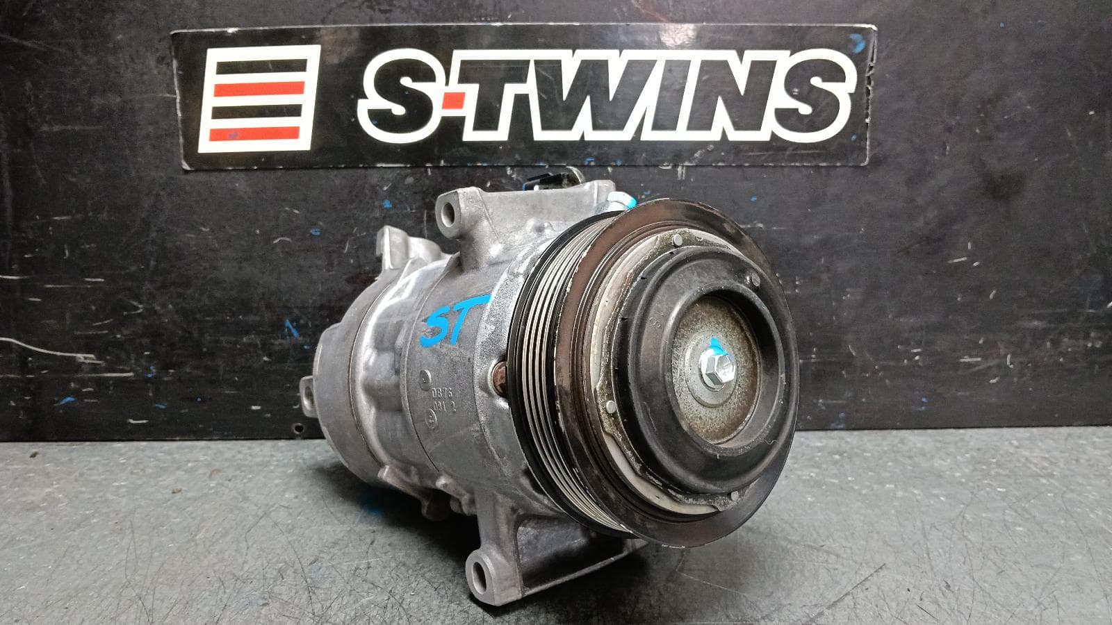 Used auto part listing image: 2022 MITSUBISHI OUTLANDER A C COMPRESSOR PETROL, 2.5, PR25, ZM, 08/21- 0000402443