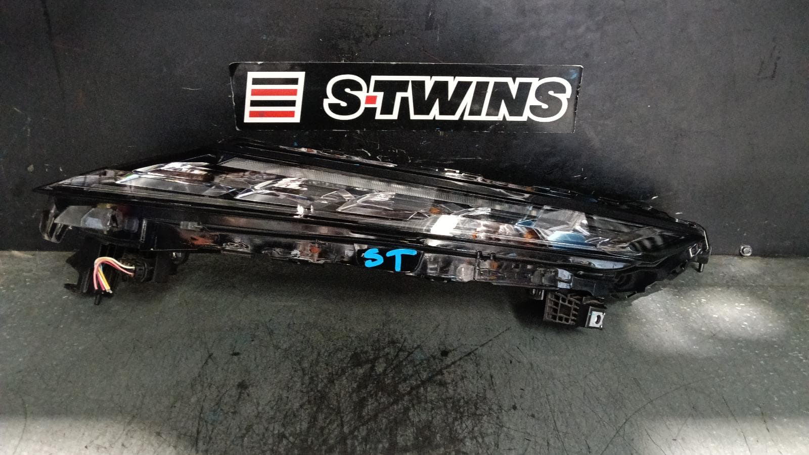 Used auto part listing image: 2022 MITSUBISHI OUTLANDER DAYTIME RUNNING LAMP, W/ LED TYPE, ZM, 08/21- 0000402436