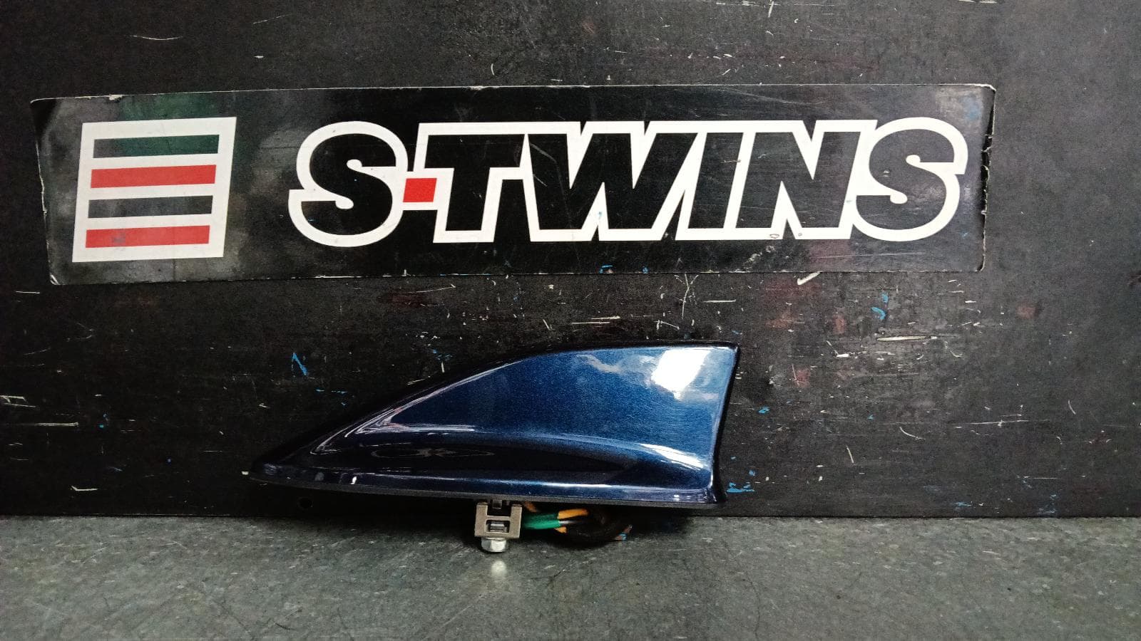 Used auto part listing image: 2022 MITSUBISHI OUTLANDER ANTENNA ZM, 08/21- 0000402485