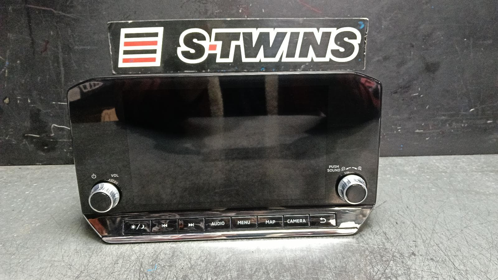 Used auto part listing image: 2022 MITSUBISHI OUTLANDER DISPLAY UNIT, 9IN TOUCHSCREEN, W/ SAT NAV TYPE, ZM, 08/21-03/25 0000402475