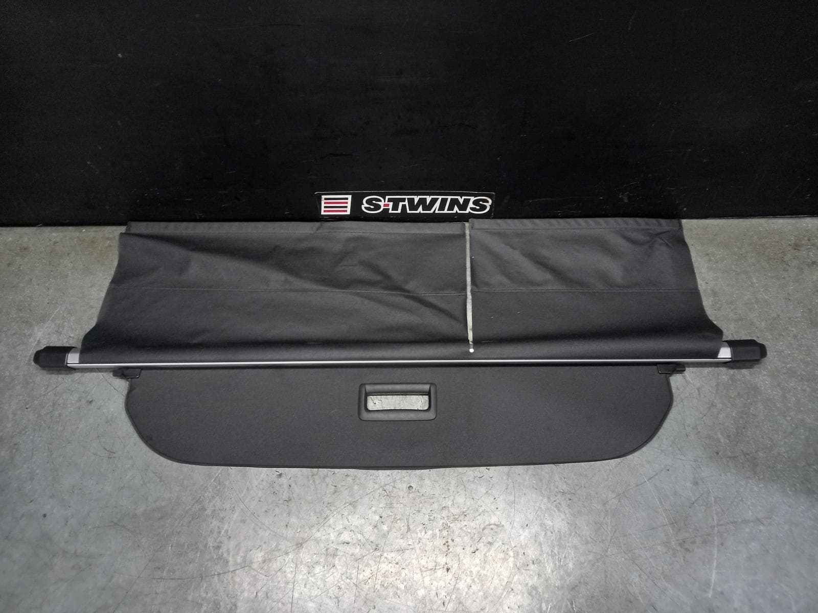 Used auto part listing image: 2022 MITSUBISHI OUTLANDER PARCEL SHELF CARGO BLIND ZM, W/ ELECTRIC TAIGATE TYPE, 08/21- 0000401612