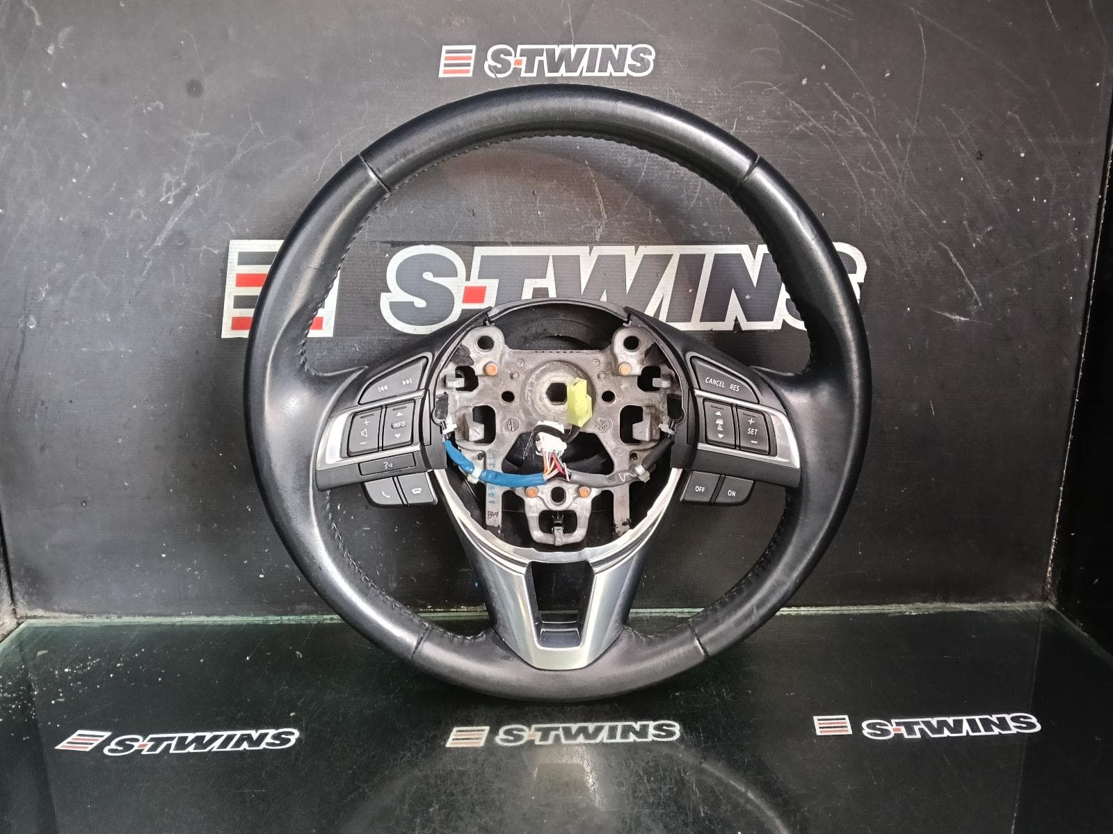 Used auto part listing image: 2015 MAZDA CX5 STEERING WHEEL LEATHER, KE, 02/12-12/16 0000389730