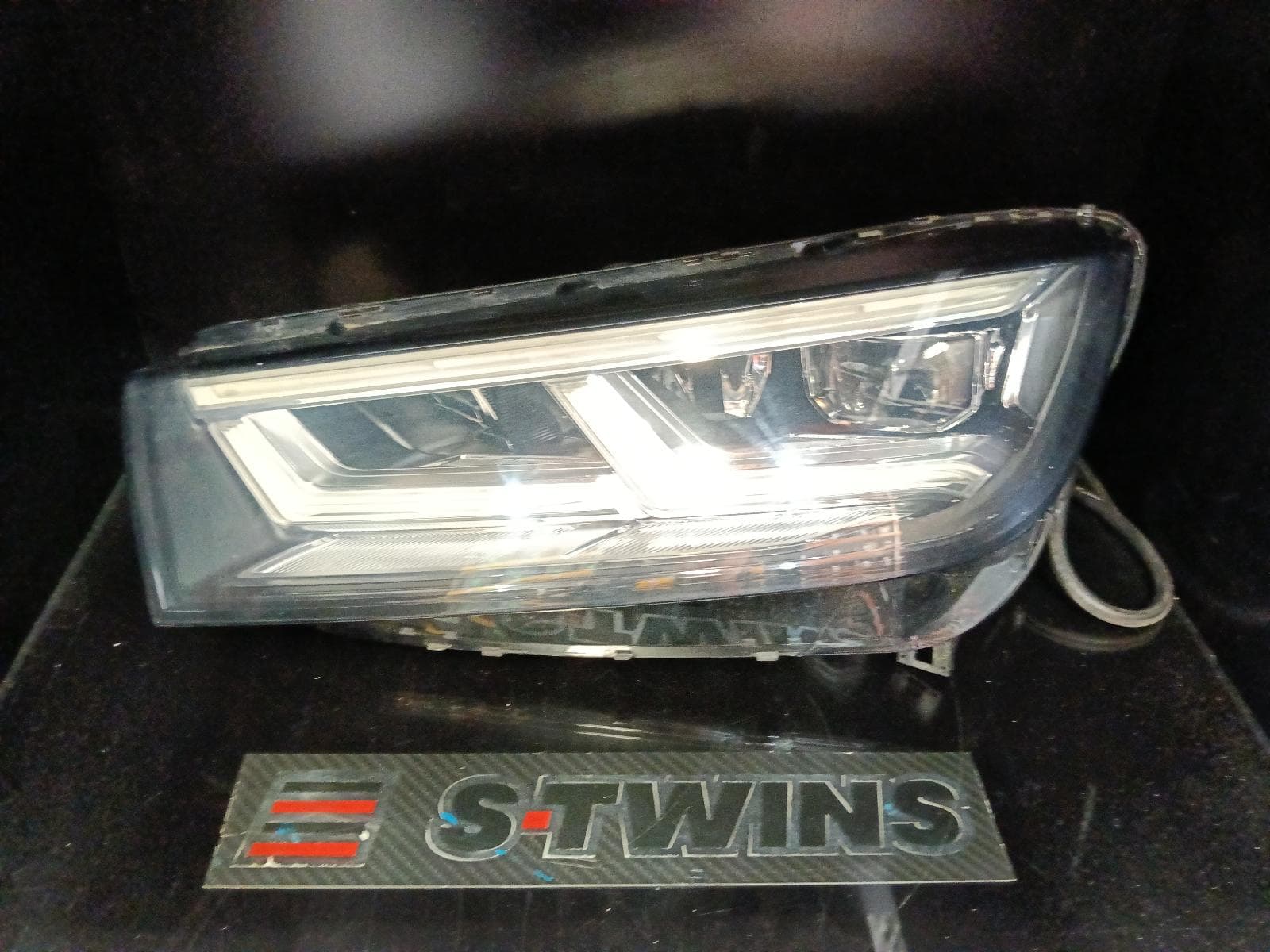 Used auto part listing image: 2017 AUDI Q5 LEFT HEADLAMP FY, W/ LED, NON ADAPTIVE TYPE, 02/17-08/20 0000389349