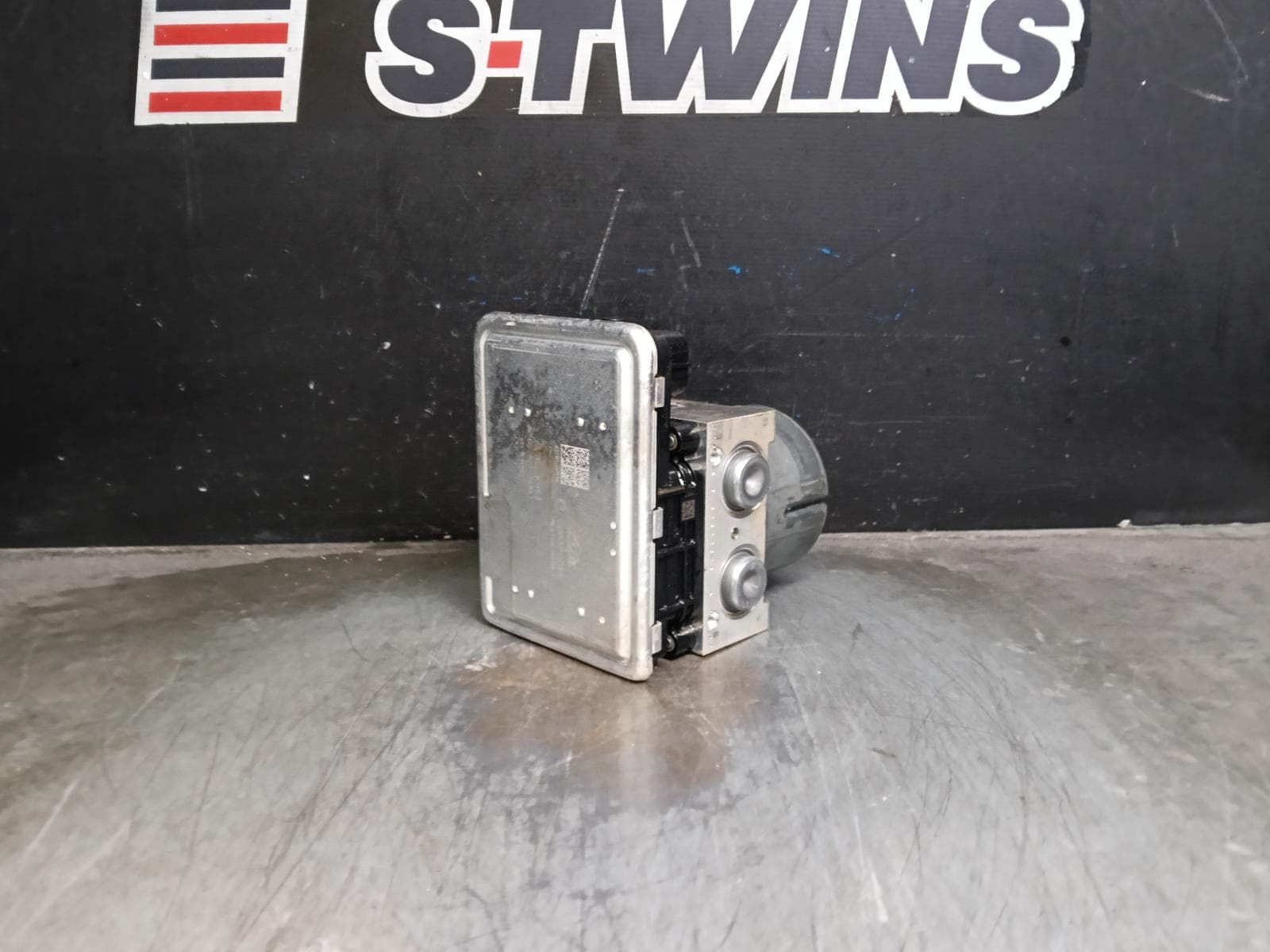 Used auto part listing image: 2018 MAZDA CX5 ABS PUMP MODULATOR P/N K123437A0/K123437A0B, KF, 02/17-11/18 0000390479