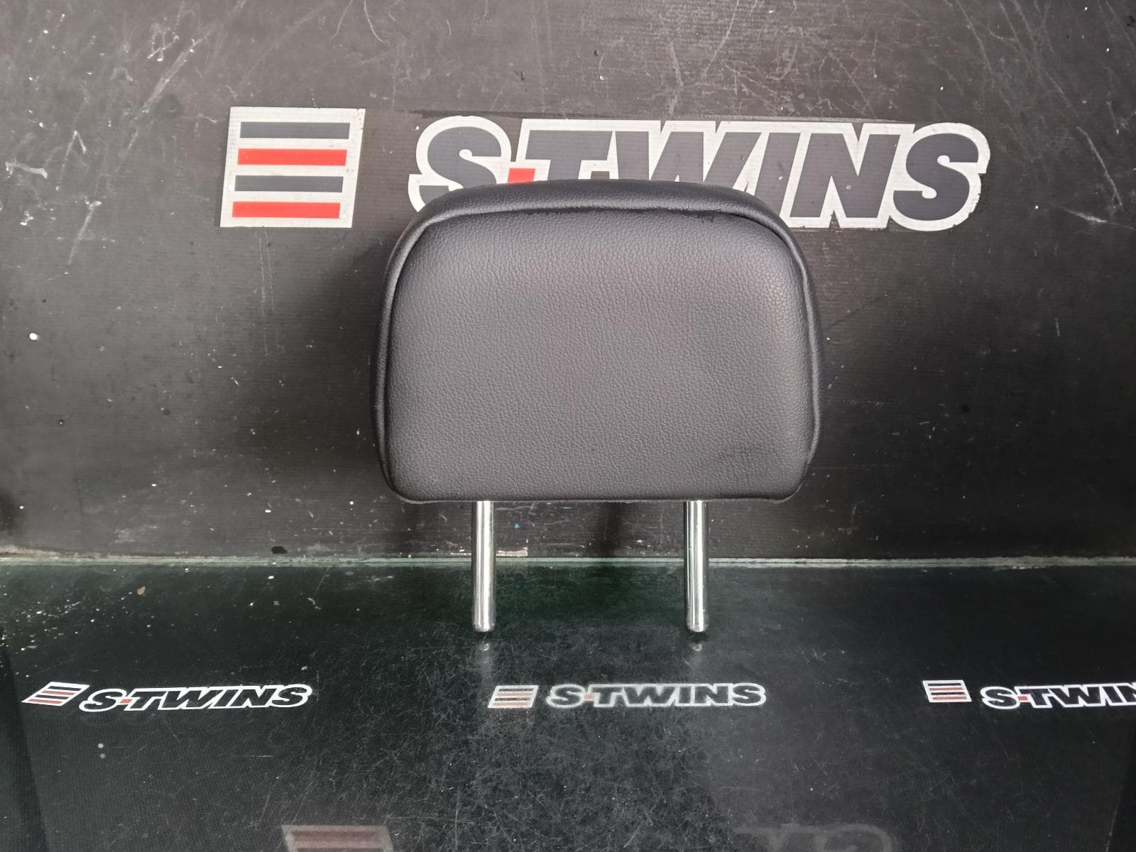 Used auto part listing image: 2018 MAZDA CX5 HEADREST KF, RH REAR, LEATHER, 02/17- 0000390507