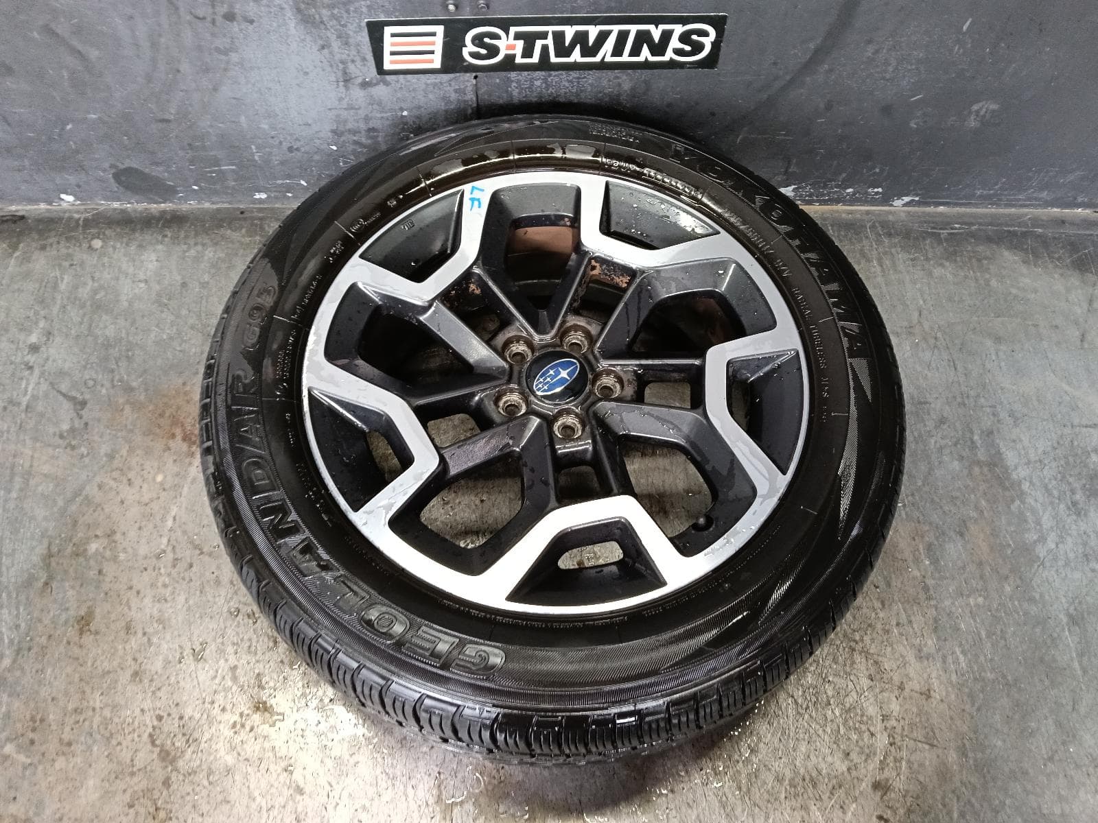 Used auto part listing image: 2016 SUBARU XV WHEEL MAG FACTORY, 17X7IN, 5 V SPOKE, G4X, 08/11-04/17 0000390624