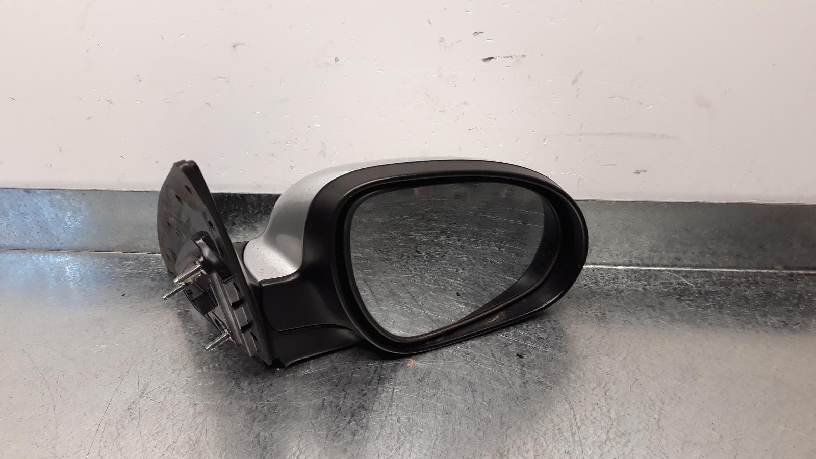 Used auto part listing image: 2010 HYUNDAI I30 RIGHT DOOR MIRROR FD, COLOUR CODED, MANUAL FOLD, NON FLASHER TYPE, 09/07-04/12 0000061231