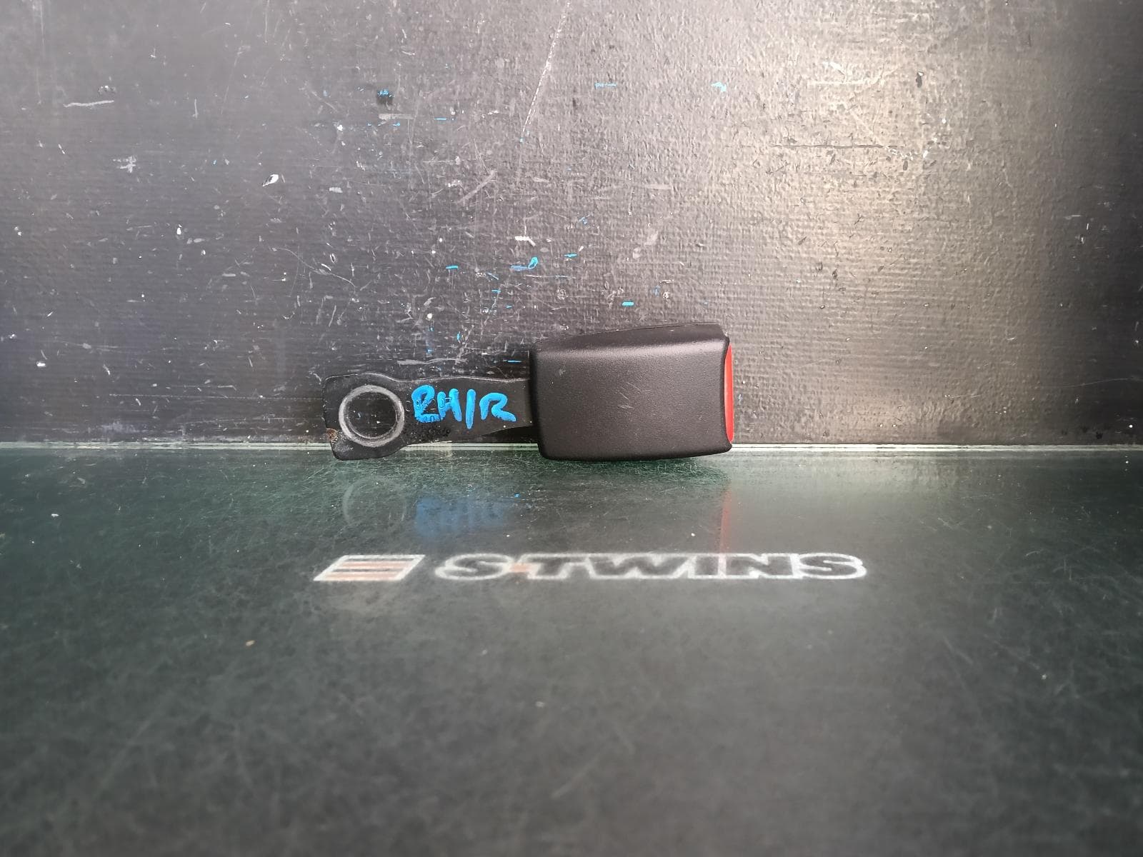 Used auto part listing image: 2016 MITSUBISHI OUTLANDER SEAT BELT STALK RH REAR 2ND ROW, SEAT BELT STALK ONLY, ZJ-ZL, 5 SEATER, 10/12-07/21 0000391985