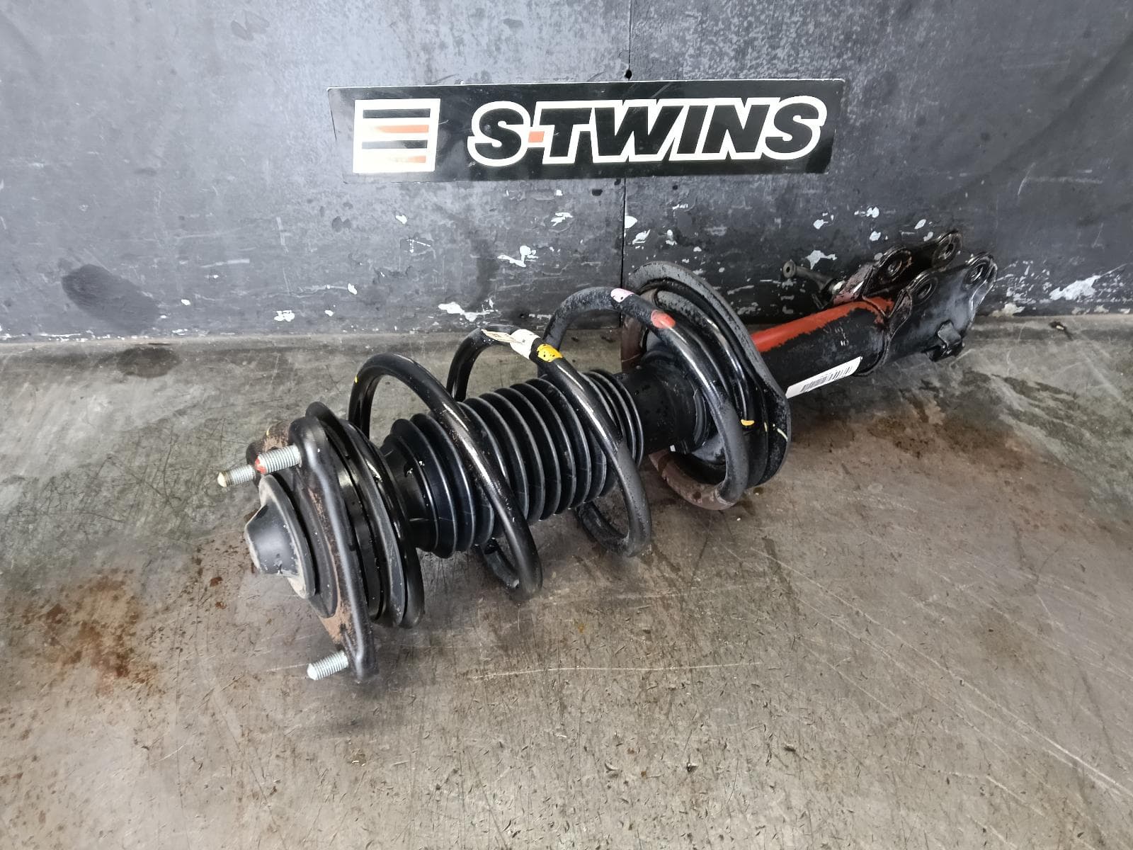 Used auto part listing image: 2017 KIA CERATO LEFT FRONT STRUT YD, SEDAN/HATCH, 04/13-05/18 0000389834
