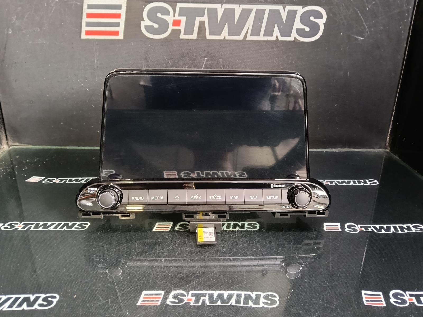 Used auto part listing image: 2019 KIA CERATO HEAD UNIT & TOUCHSCREEN, 8IN, W/ NAVIGATION TYPE, BD, 04/18-03/21 0000389965